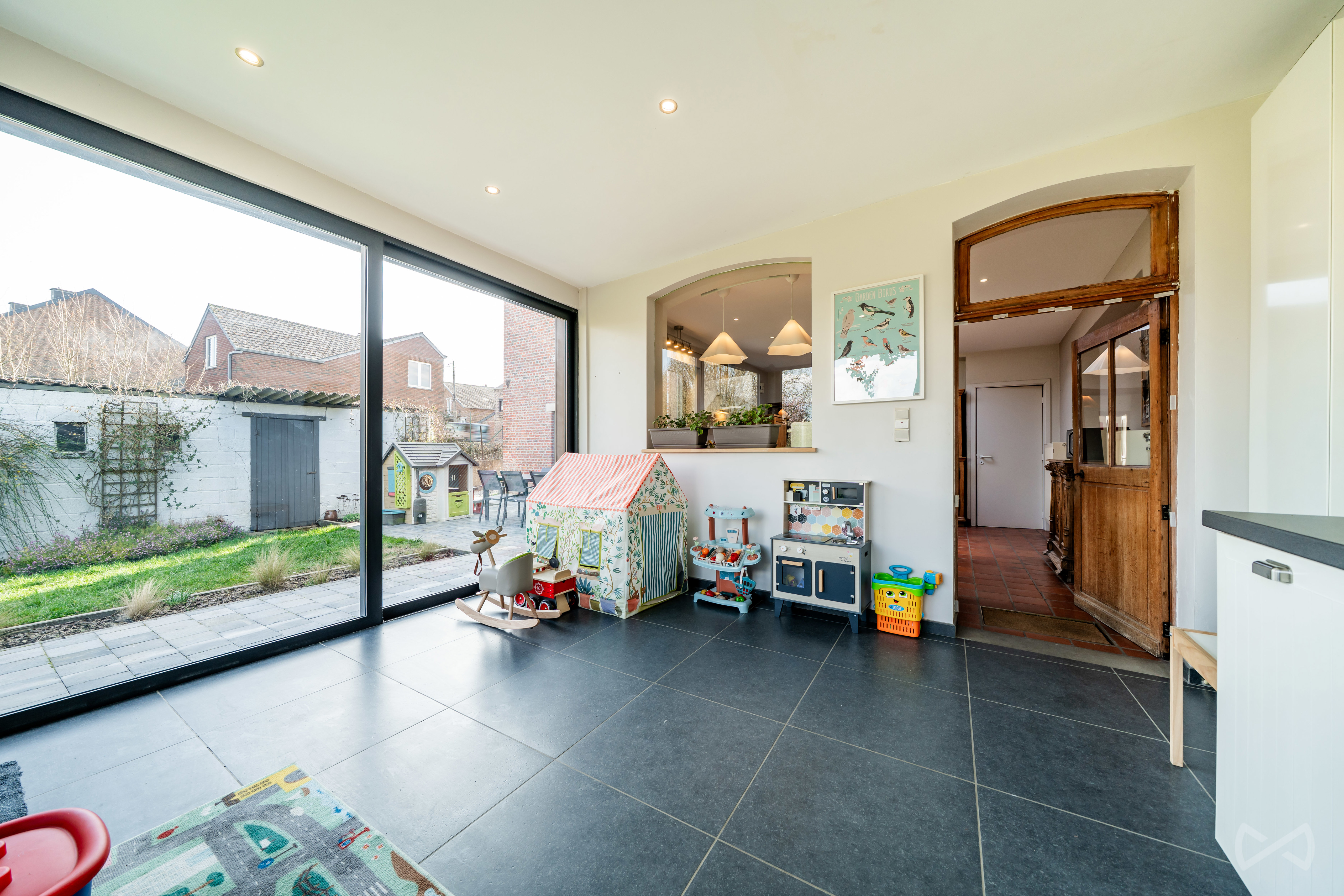 Photo 3 sur 4 pour Villa de six chambres à Morialmé