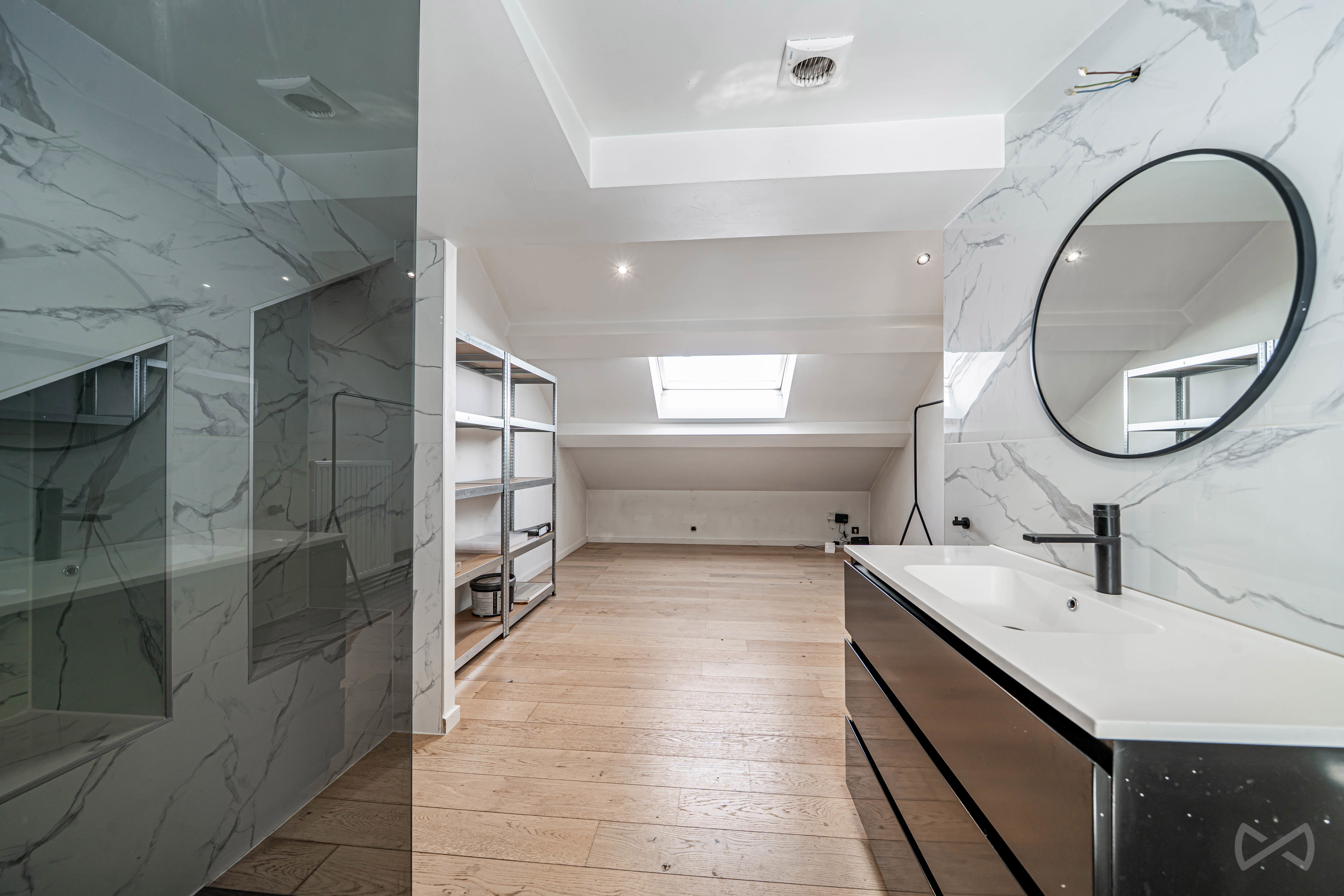 Photo 2 sur 4 pour Immeuble mixte d'une chambre à Mont-sur-marchienne