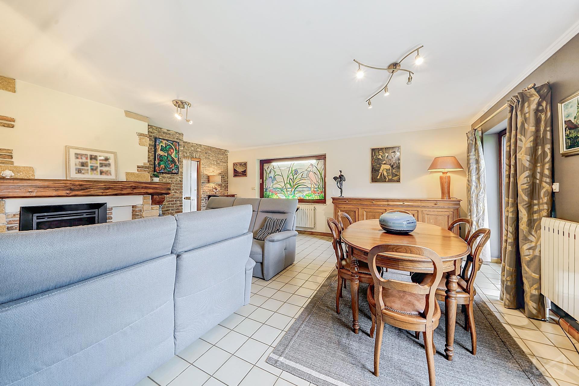 Picture 1 of 4 for Villa with five bedrooms in Mont-sur-marchienne