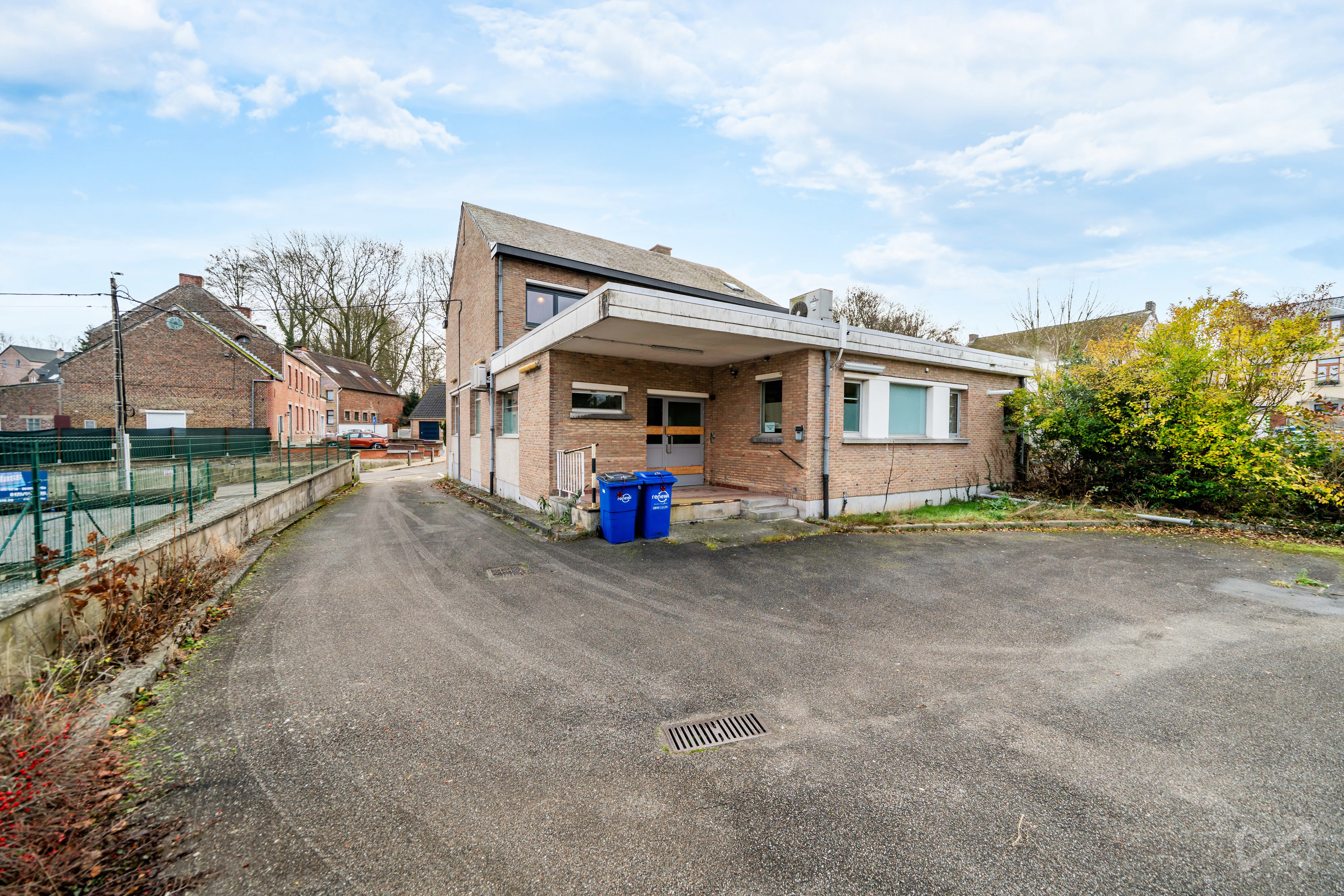 Photo 4 sur 4 pour Immeuble mixte de cinq chambres à Orp-jauche