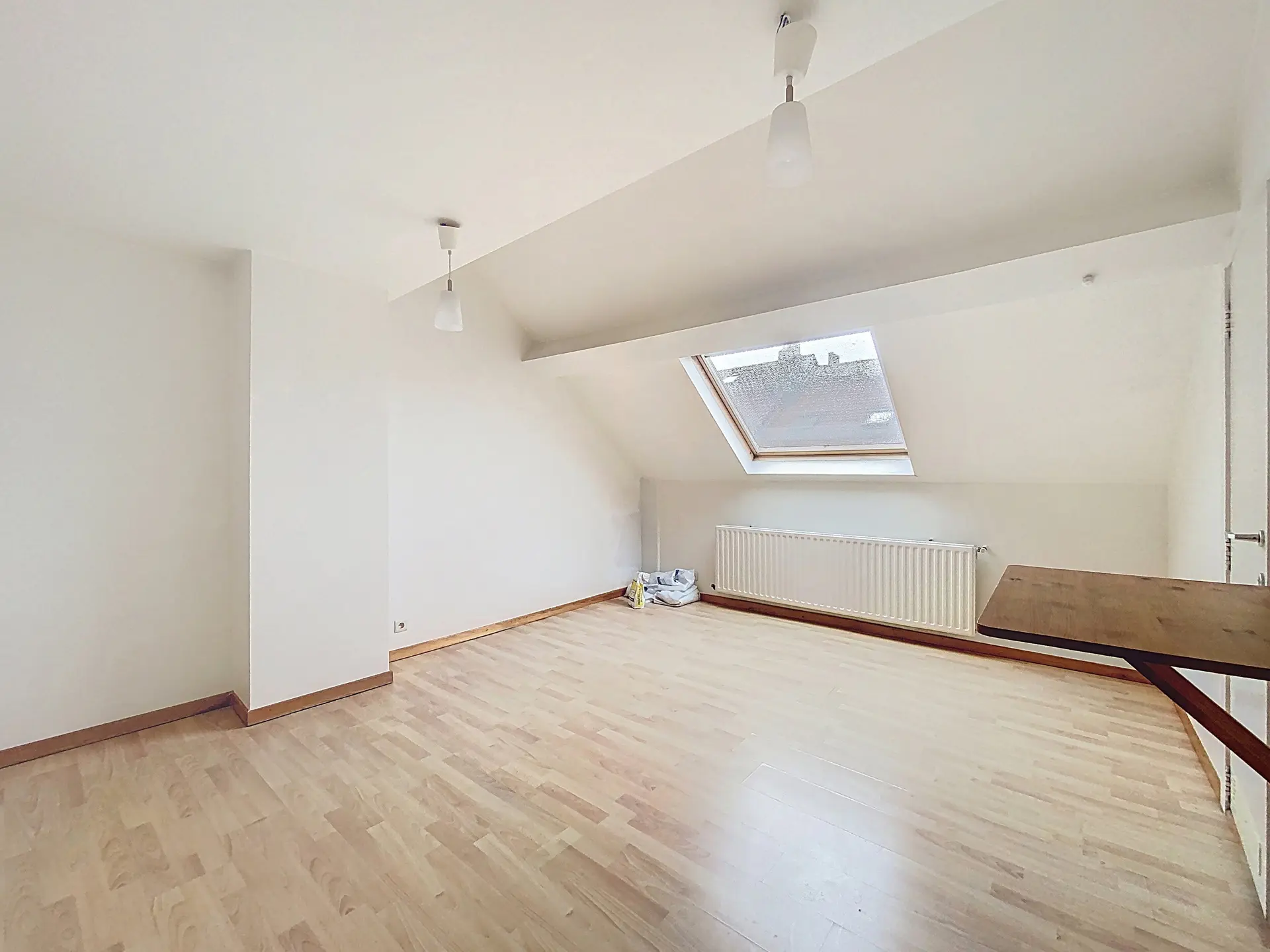 Picture 1 of 5 for Studio in Ixelles