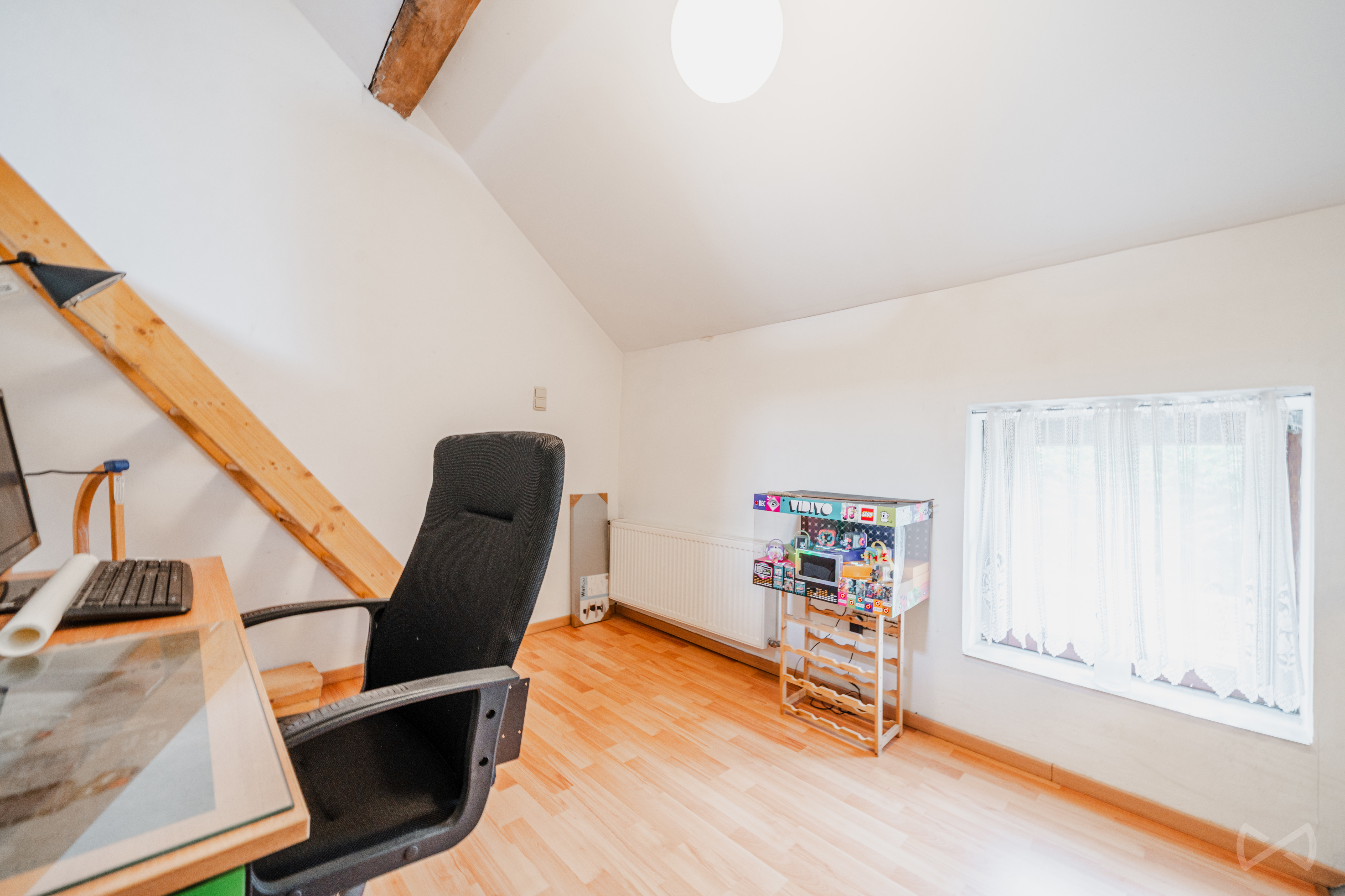 Photo 4 sur 4 pour Maison de deux chambres à Roux