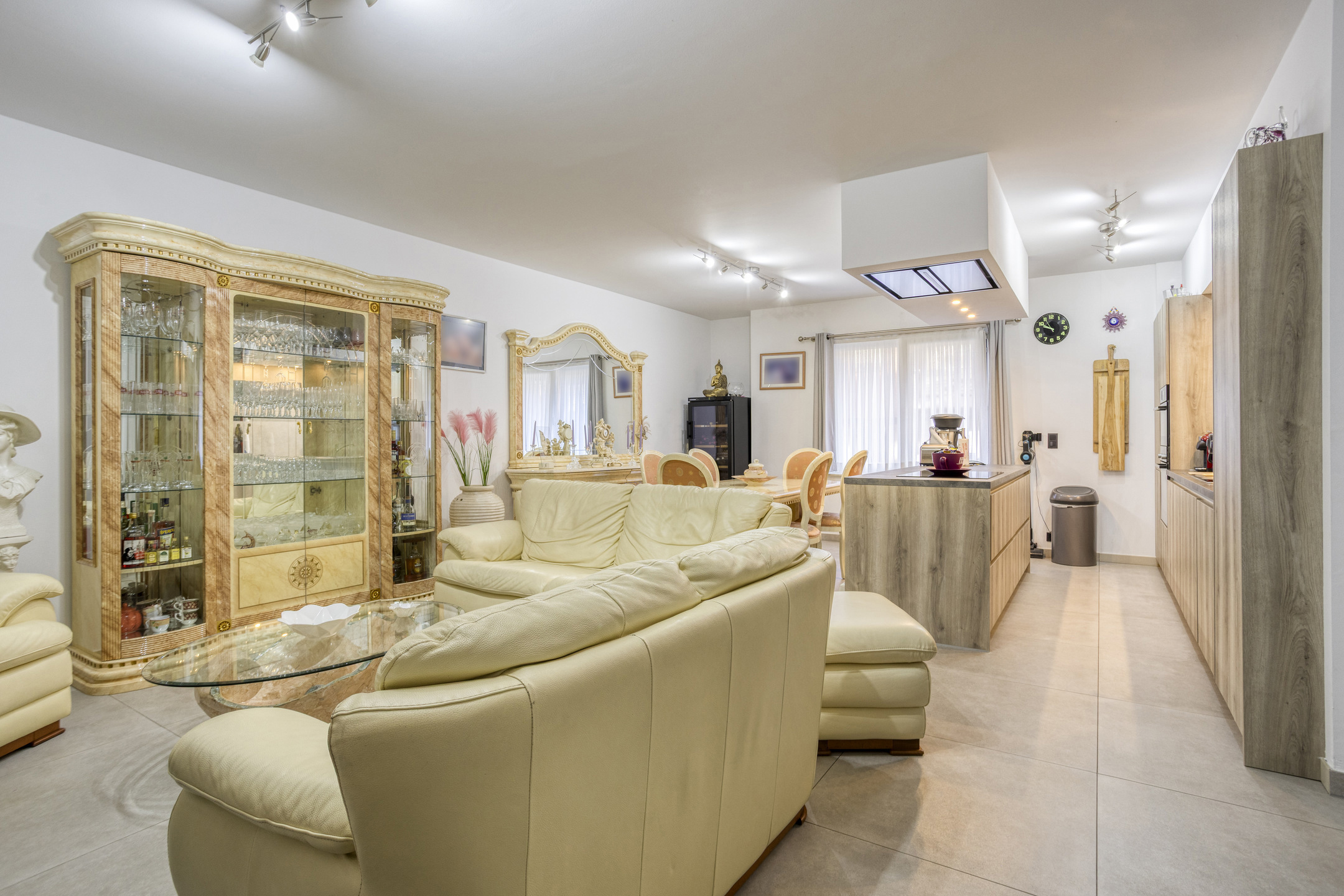 Picture 3 of 3 for Flat with three bedrooms in Sint-Agata-Berchem