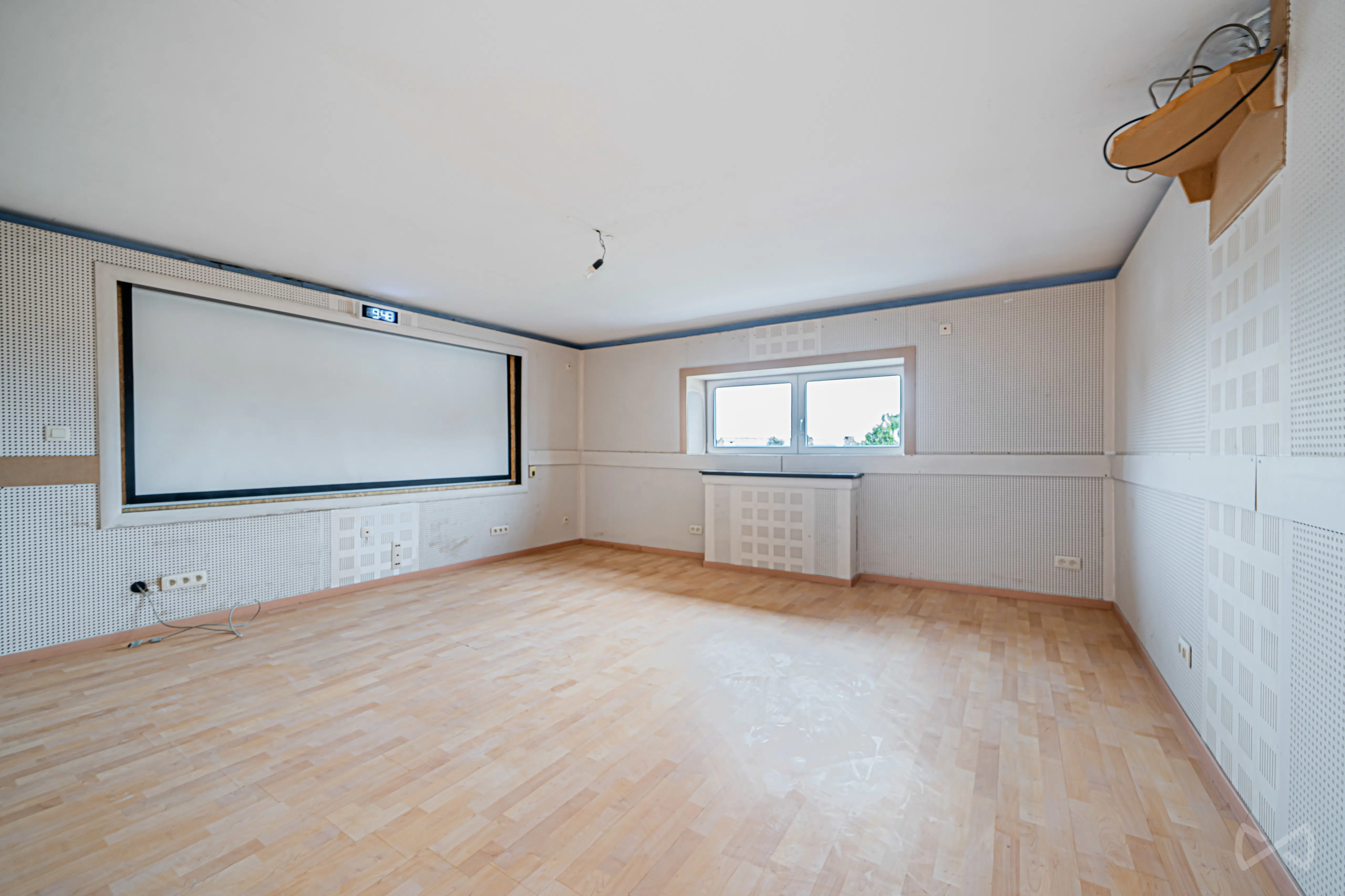 Foto 3 van 4 van Huis met vijf slaapkamers in La Louvière