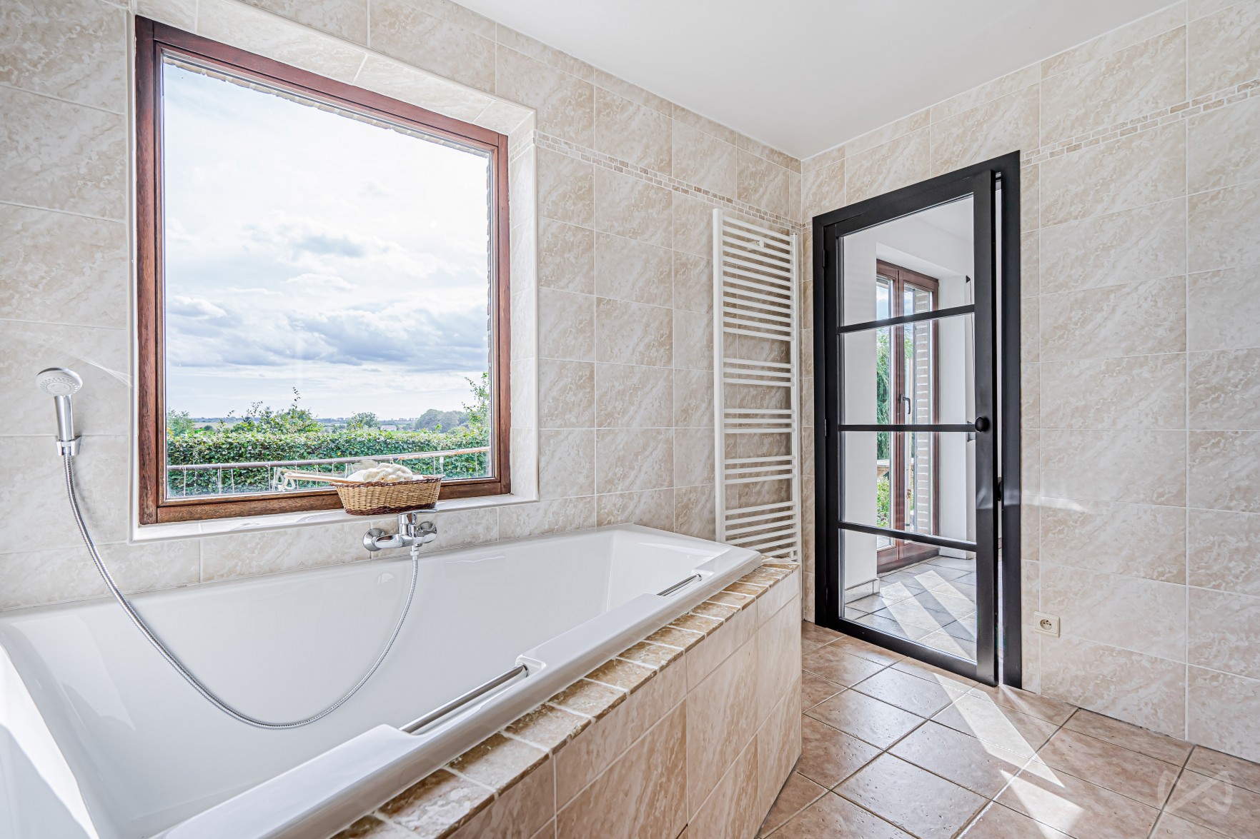 Picture 1 of 4 for House with four bedrooms in Yves-gomezée