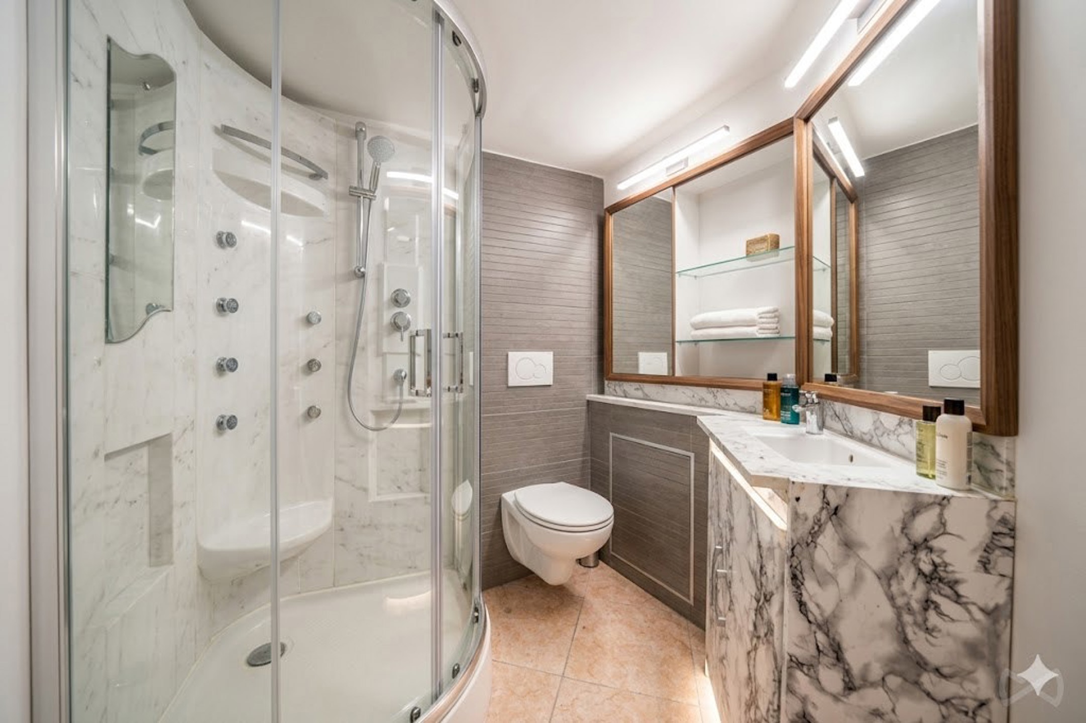 Picture 2 of 4 for House with six bedrooms in Molenbeek-saint-jean