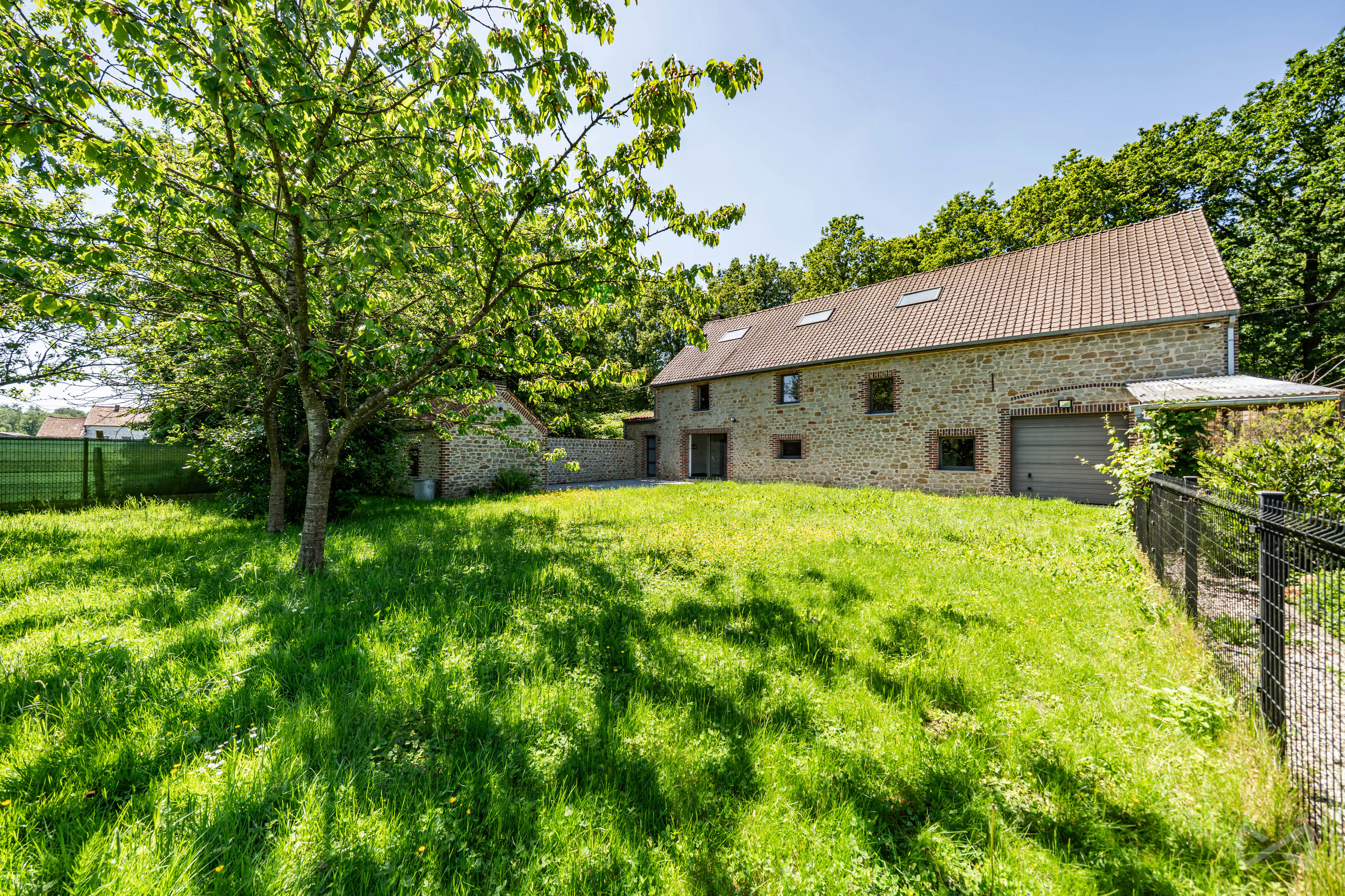 Photo 2 sur 4 pour Maison de quatre chambres à Beloeil