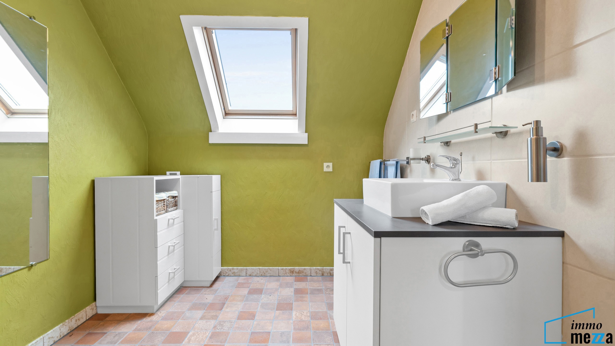 Picture 1 of 4 for Charming house with three bedrooms in Halen