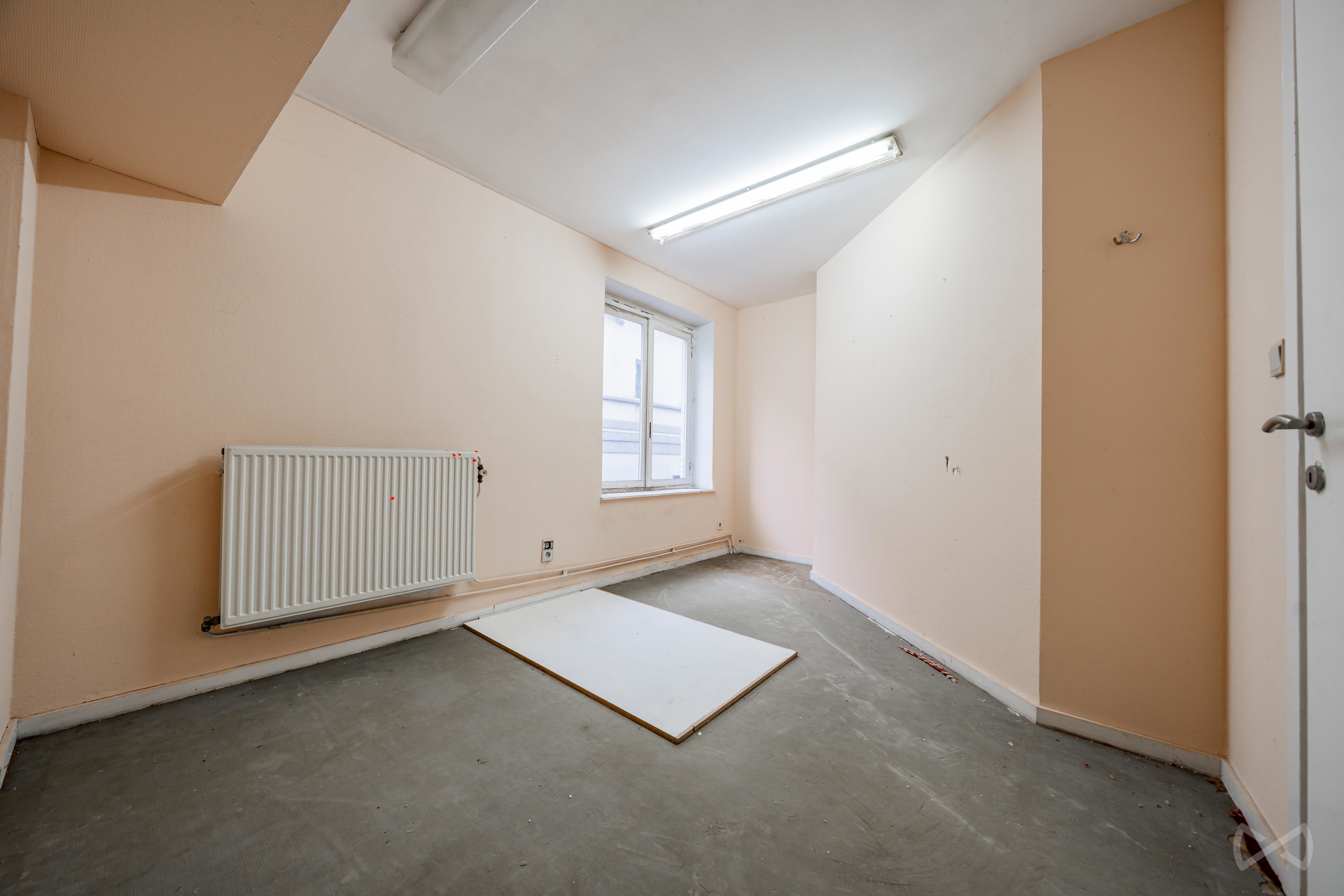Picture 3 of 4 for Individual shop in Mons