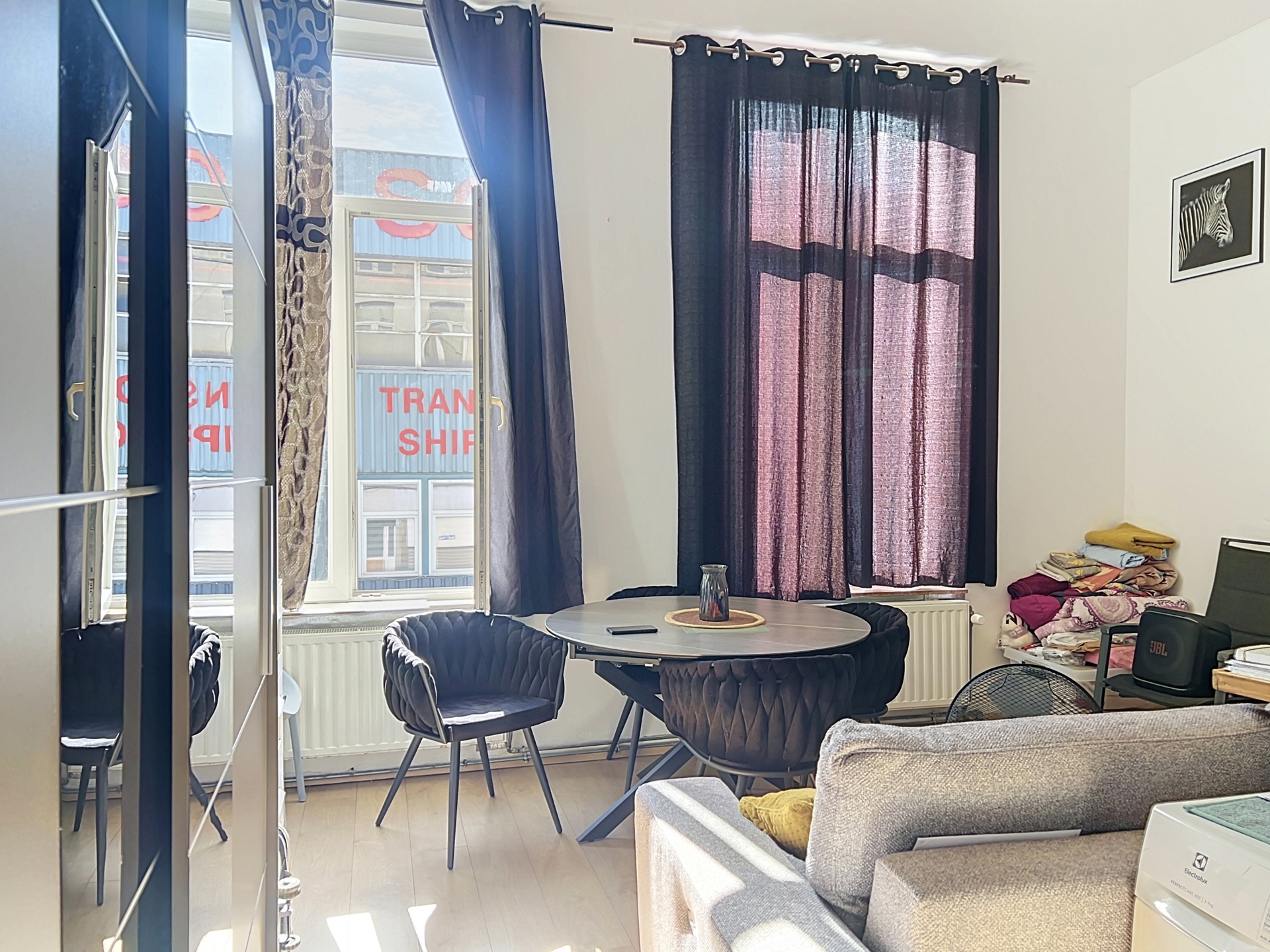 Picture 1 of 4 for Apartment block with three bedrooms in Molenbeek-Saint-Jean