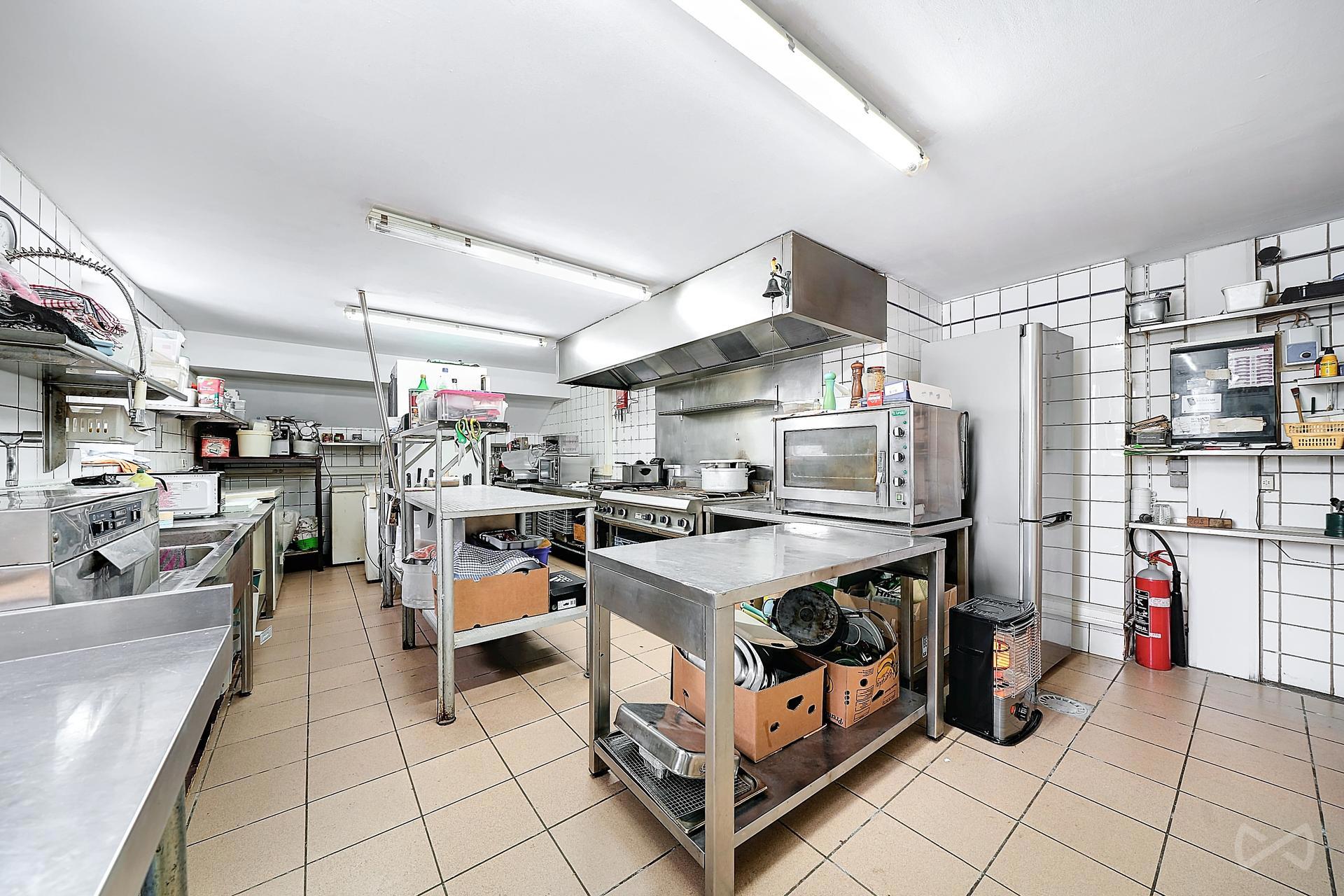 Foto 2 van 4 van Gebouw voor gemengd gebruik met vier slaapkamers in Villers-le-Gambon