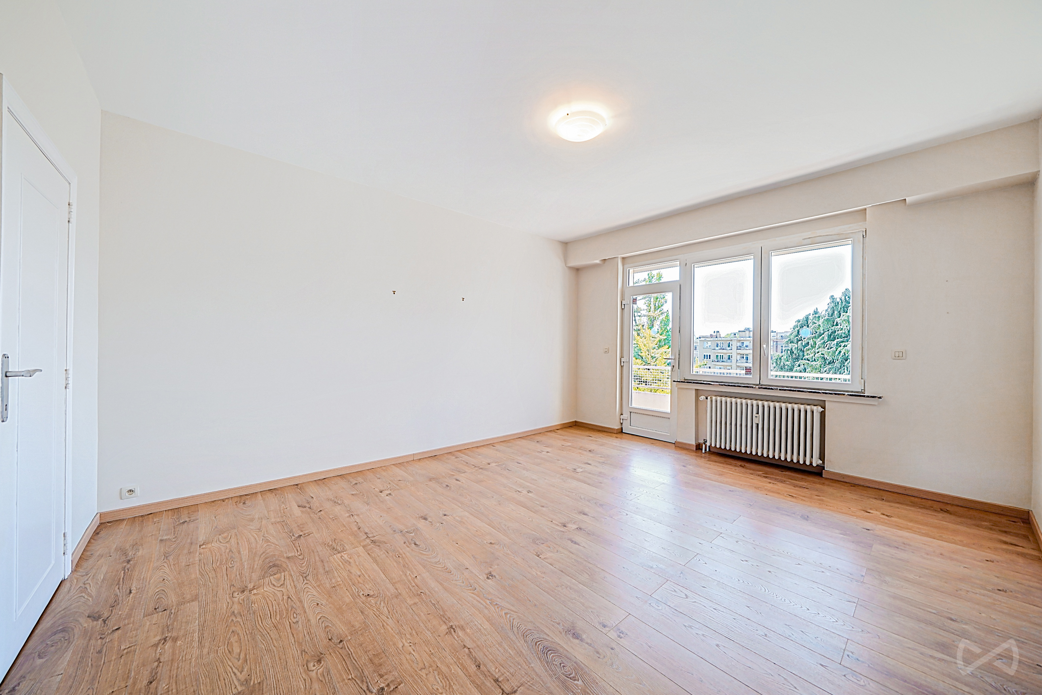Picture 2 of 4 for Flat with three bedrooms in Ixelles
