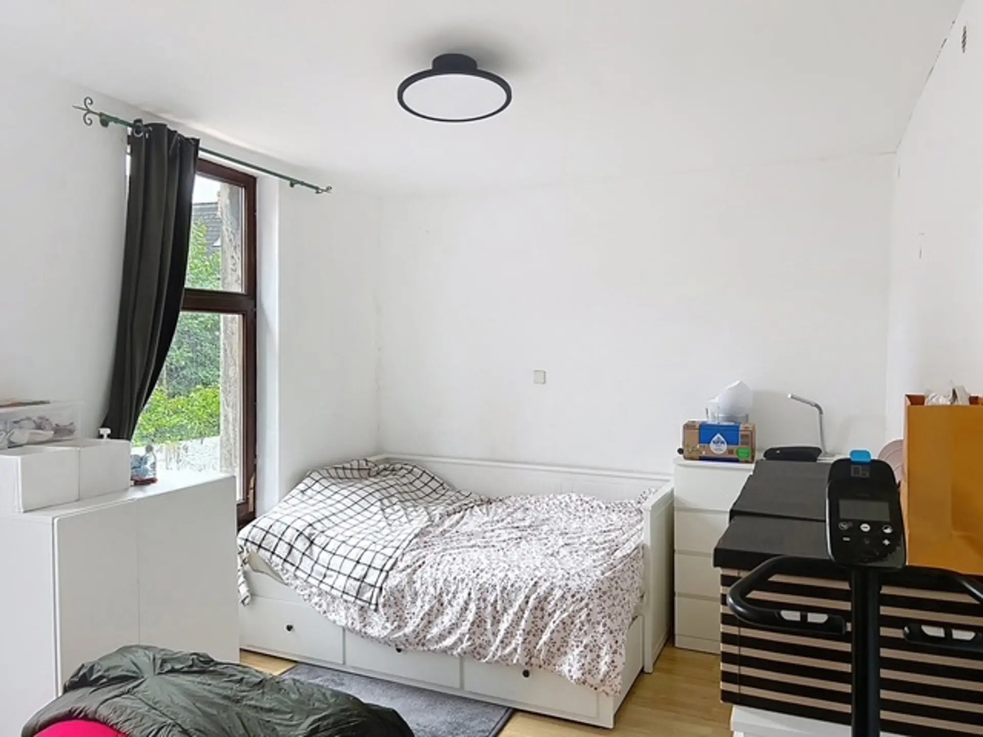 Foto 1 van 4 van Huis met vijf slaapkamers in Mons Jemappes