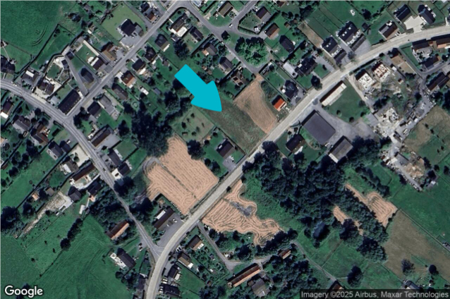 Picture 3 of 4 for Building ground in Isières
