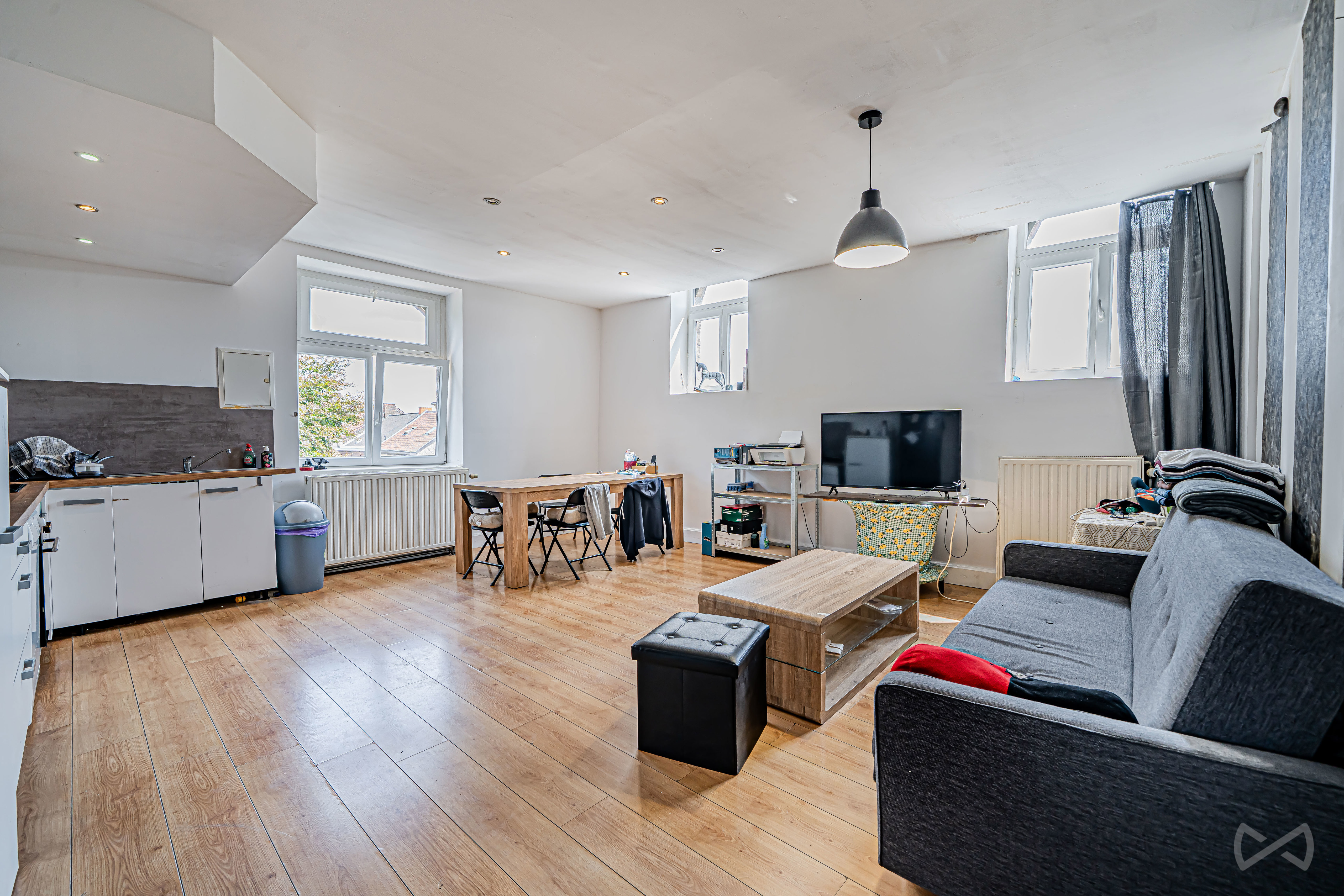 Picture 1 of 4 for Multi-purpose building with 13 bedrooms in Trazegnies