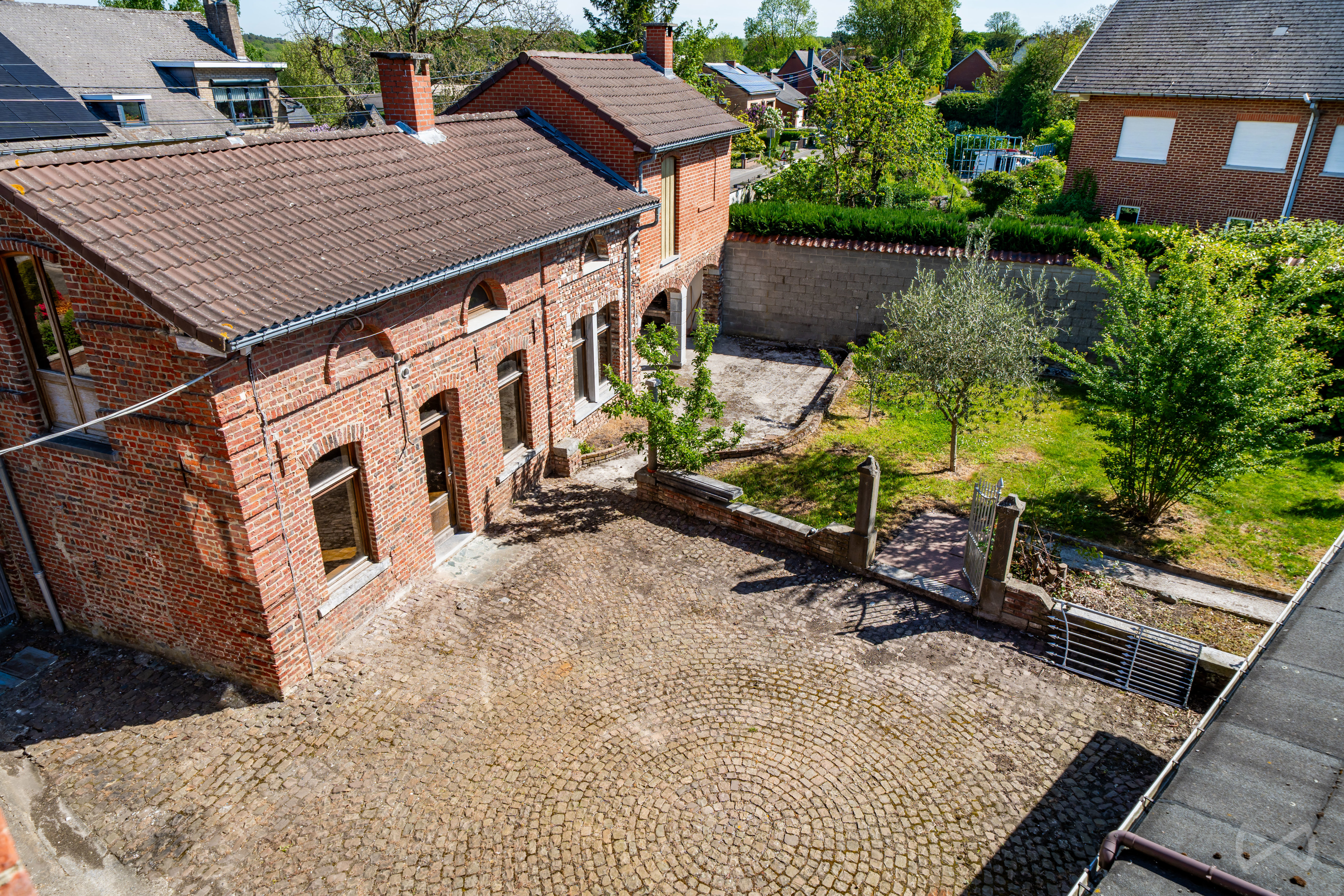 Picture 1 of 4 for House with six bedrooms in Thuin