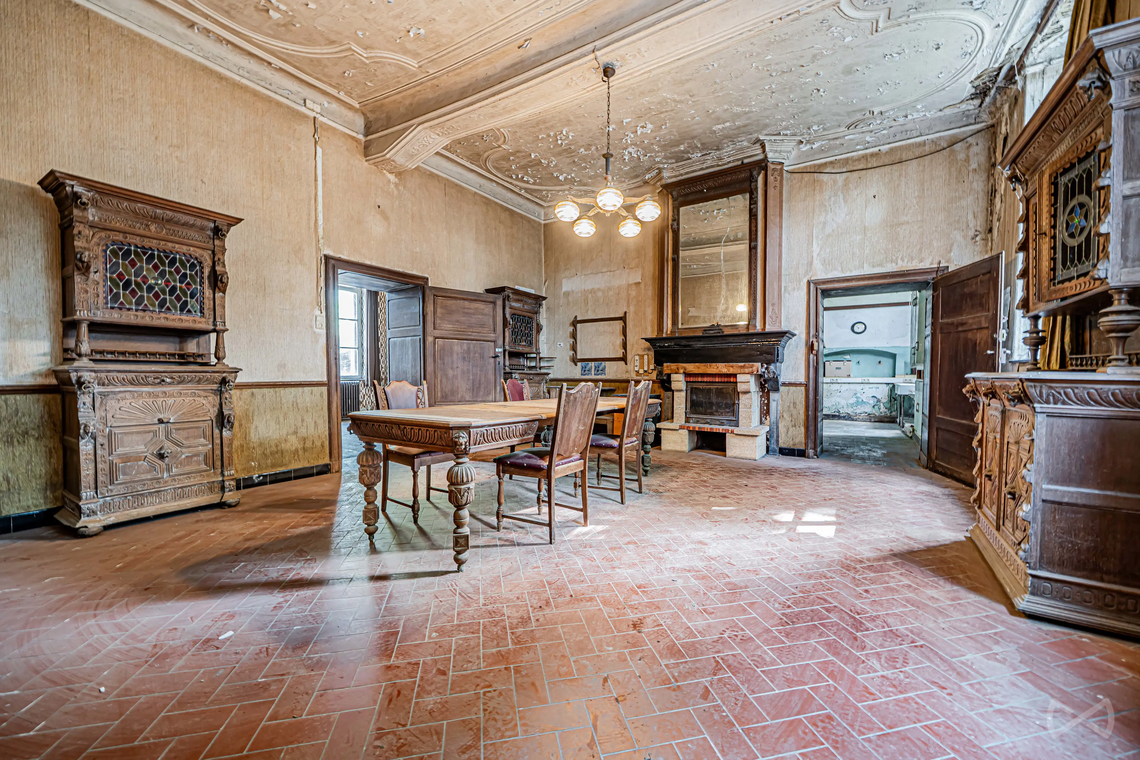 Photo 2 sur 4 pour Château de dix chambres à Vellereille-le-sec