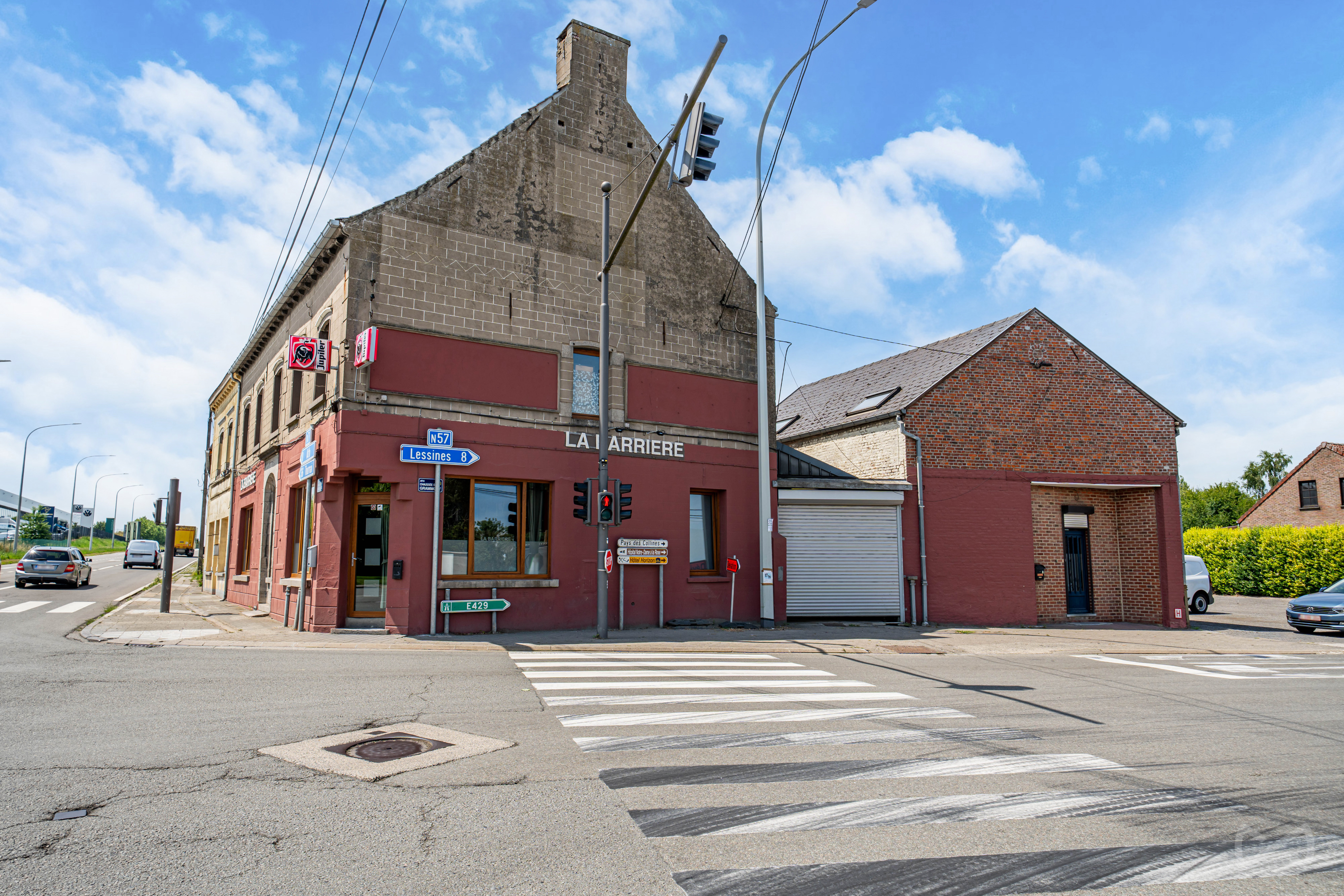 Foto 4 van 4 van Gebouw voor gemengd gebruik met zes slaapkamers in Ghislenghien