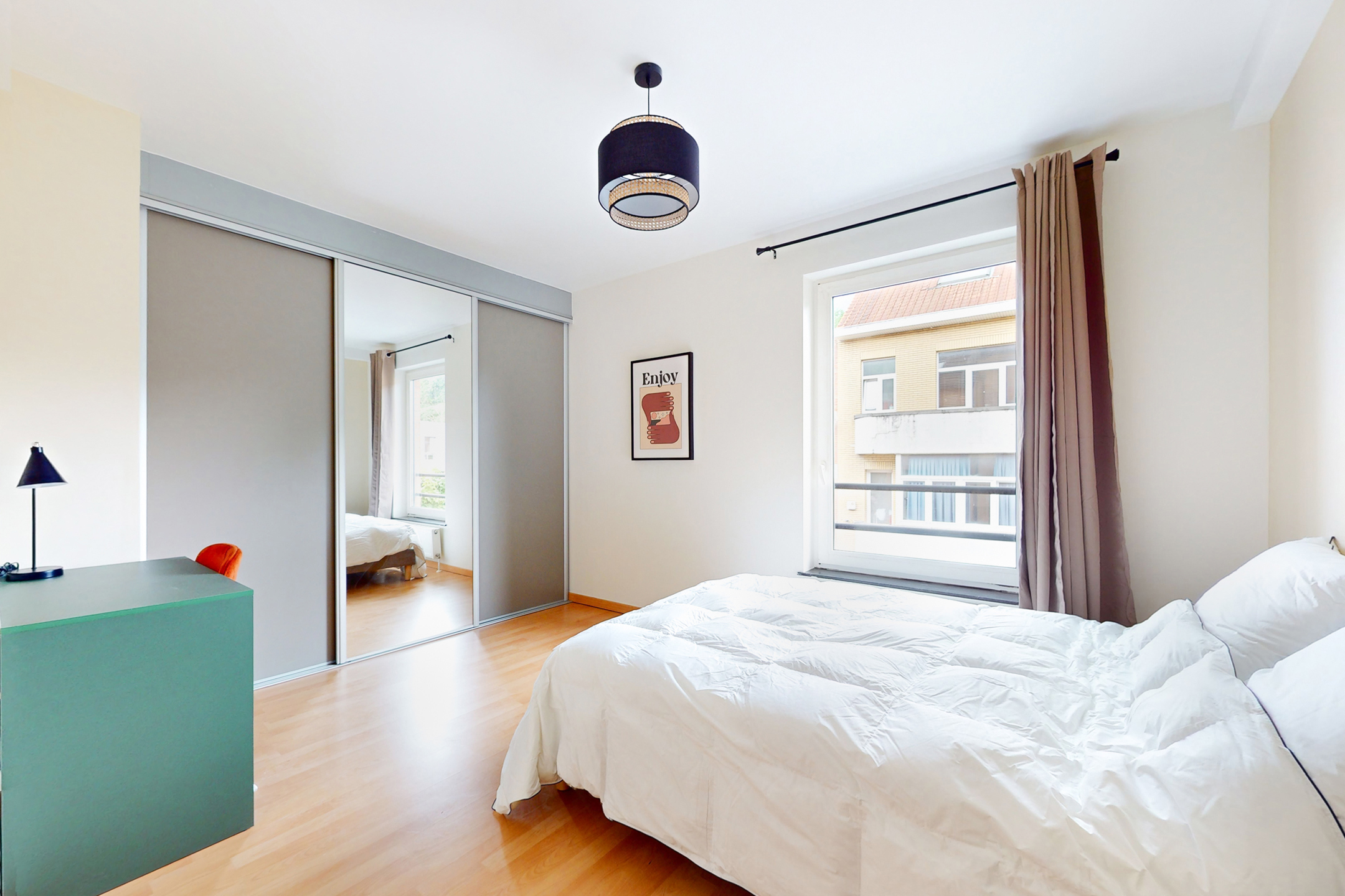 Picture 2 of 4 for Flat with five bedrooms in Uccle