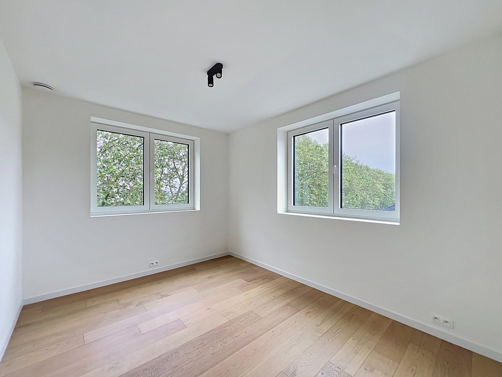 Picture 2 of 4 for Flat with three bedrooms in Forest