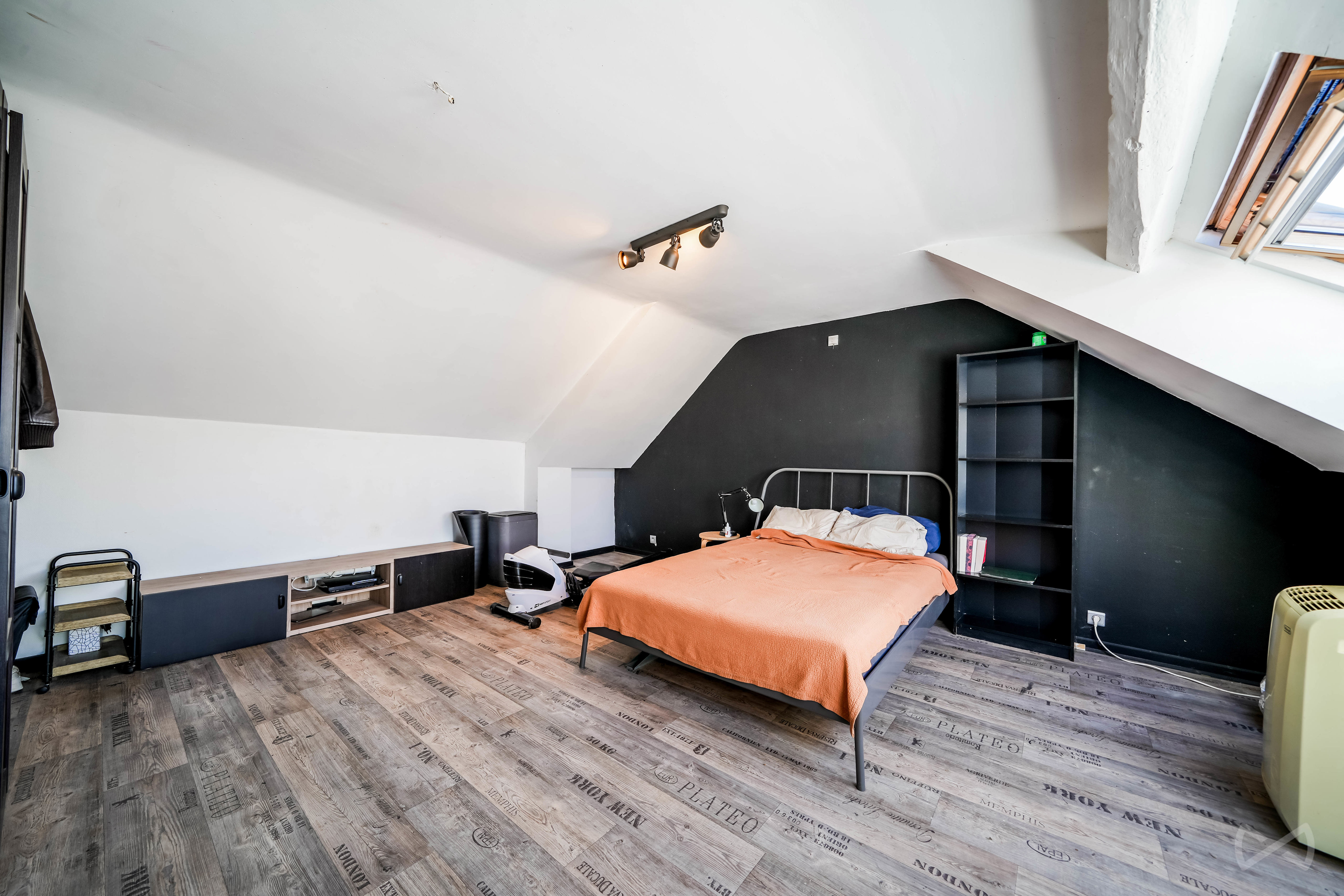Photo 3 sur 4 pour Maison de quatre chambres à Marbaix