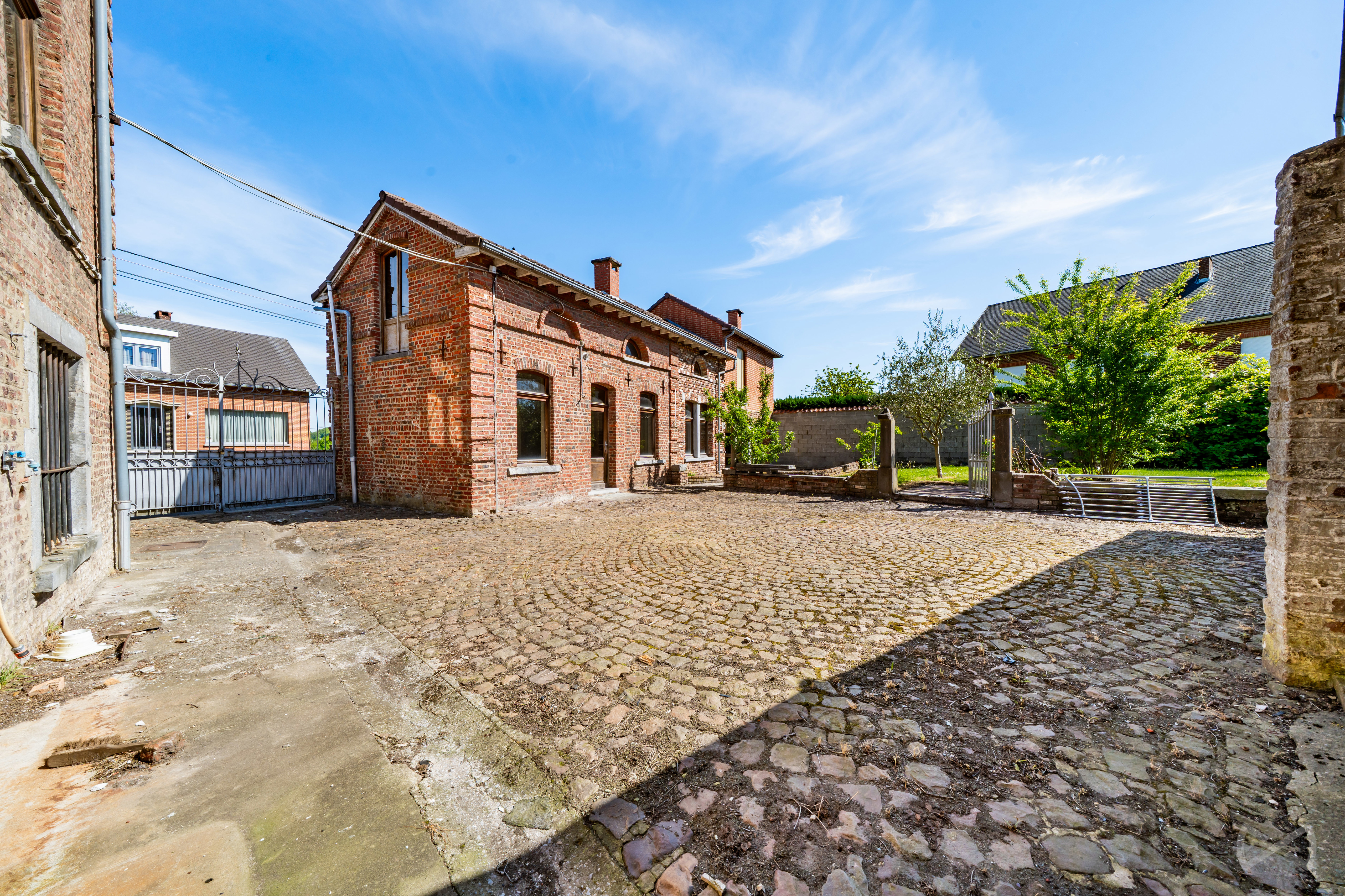 Picture 2 of 4 for House with six bedrooms in Thuin