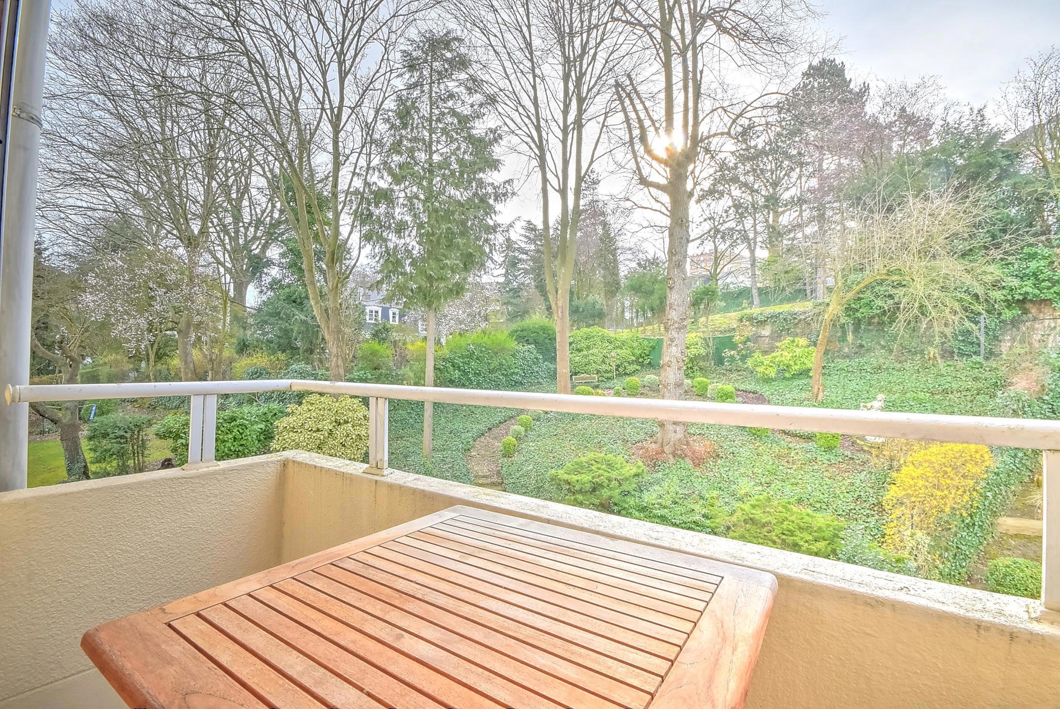 Picture 2 of 2 for Flat with three bedrooms in Forest