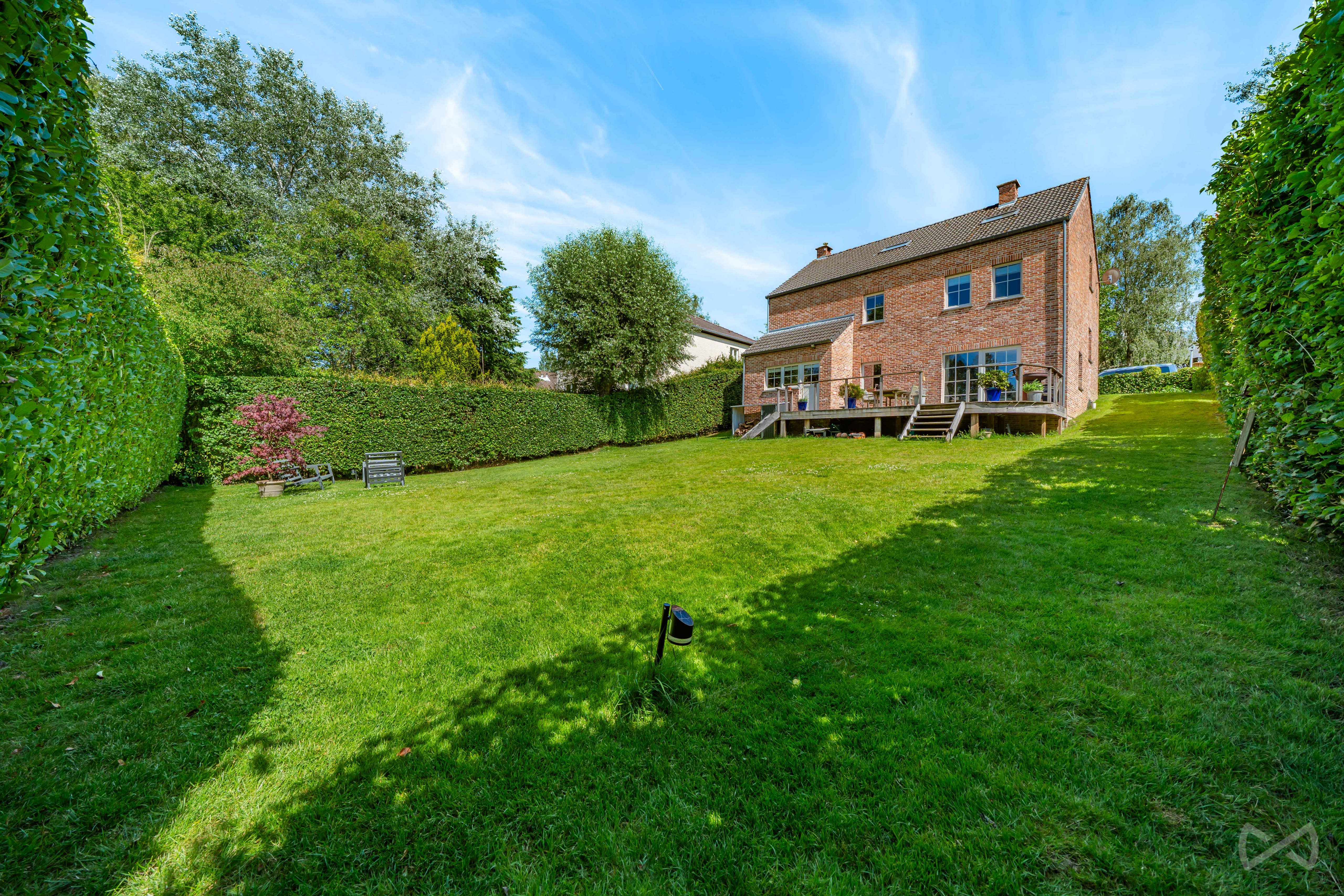 Picture 1 of 4 for Villa with five bedrooms in Waterloo