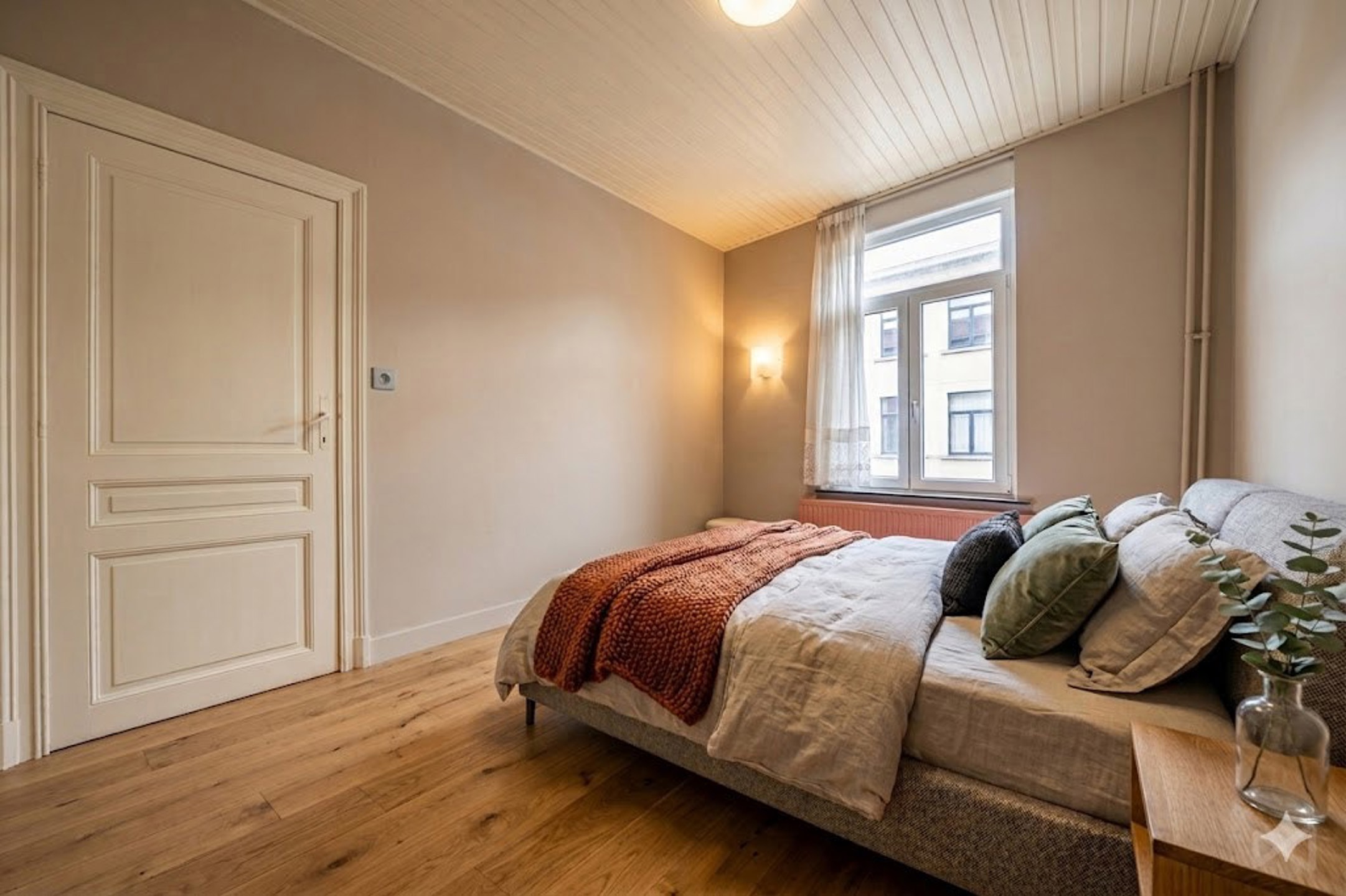 Picture 1 of 4 for House with six bedrooms in Molenbeek-saint-jean