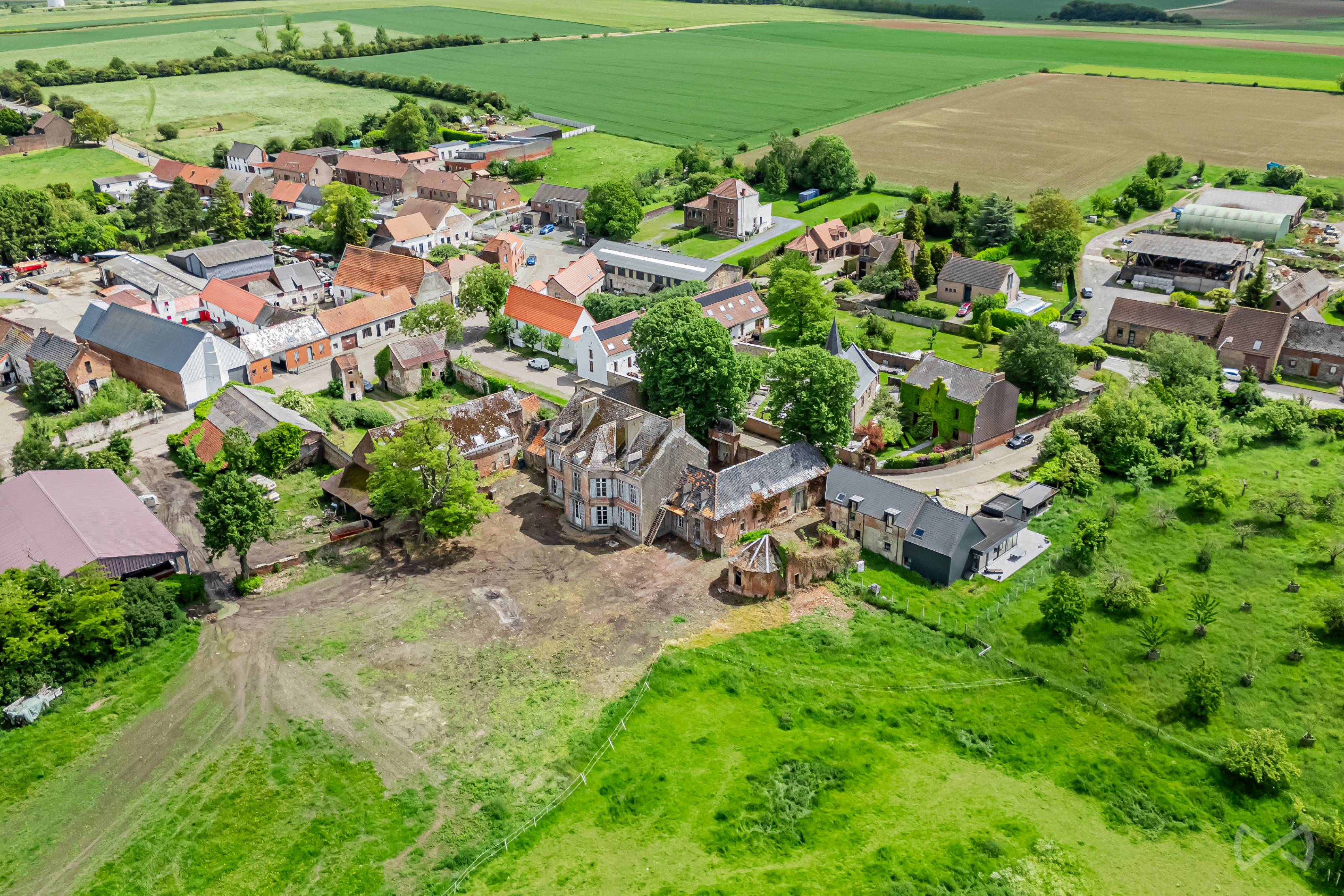 Picture 1 of 4 for Castle with ten bedrooms in Vellereille-le-sec