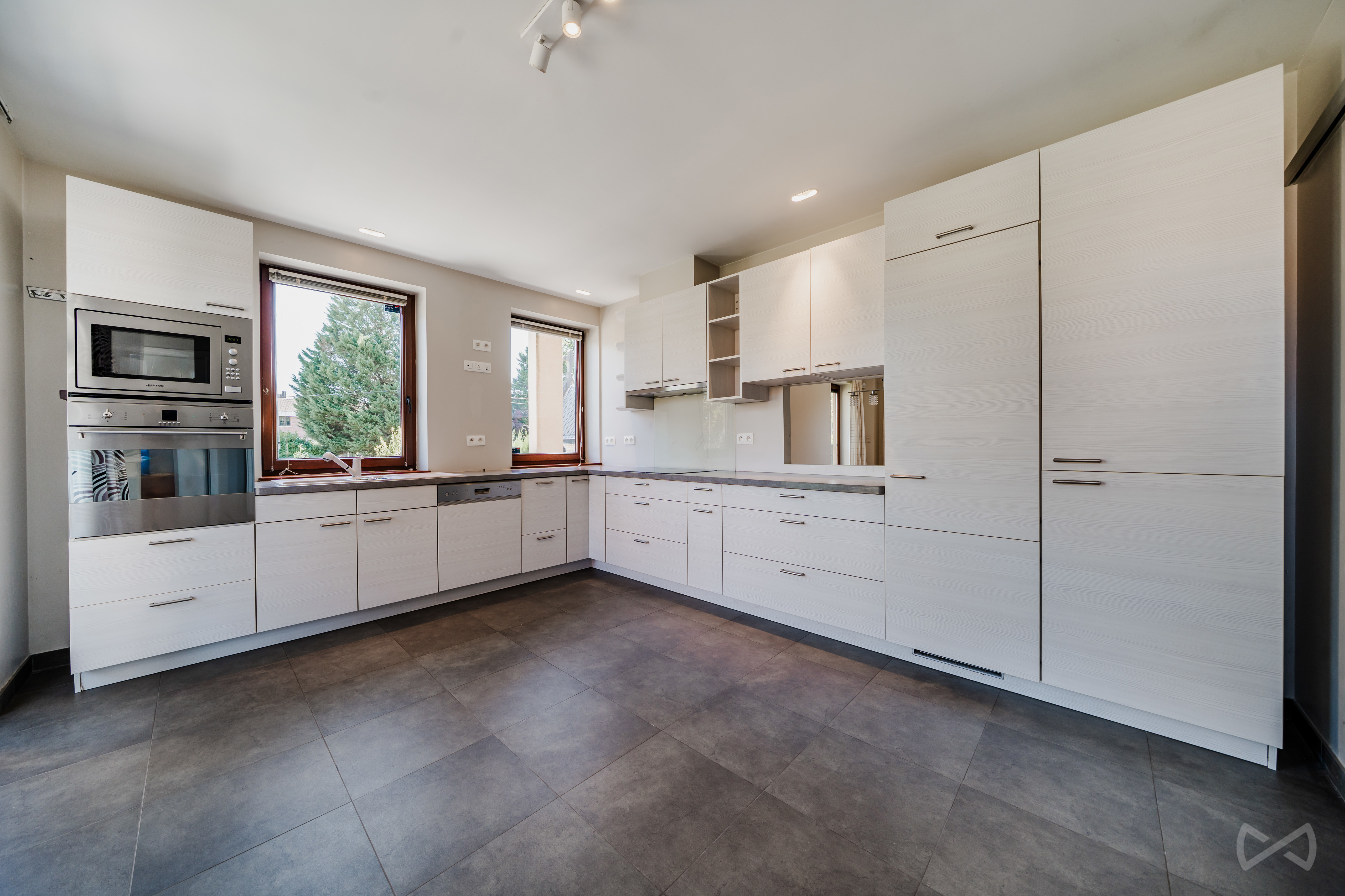 Picture 4 of 4 for Flat with three bedrooms in Waterloo