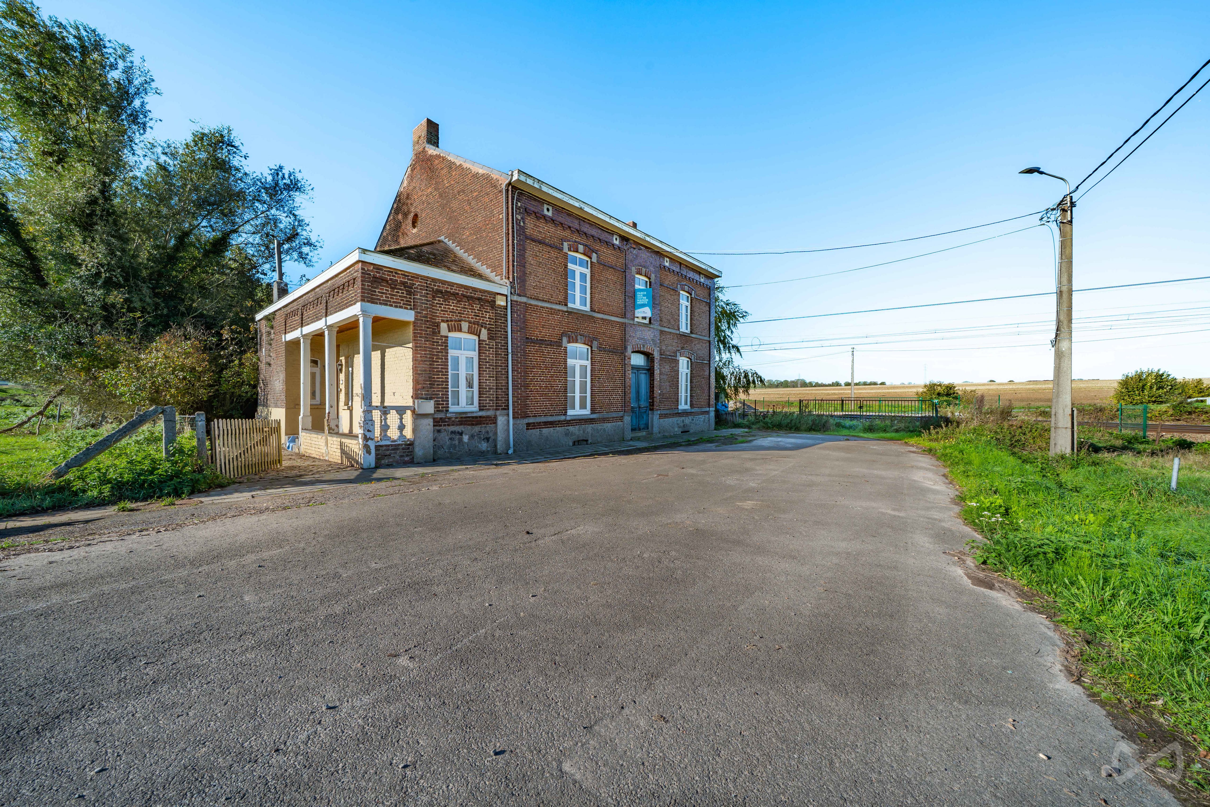 Picture 1 of 5 for House with six bedrooms in Hennuyères