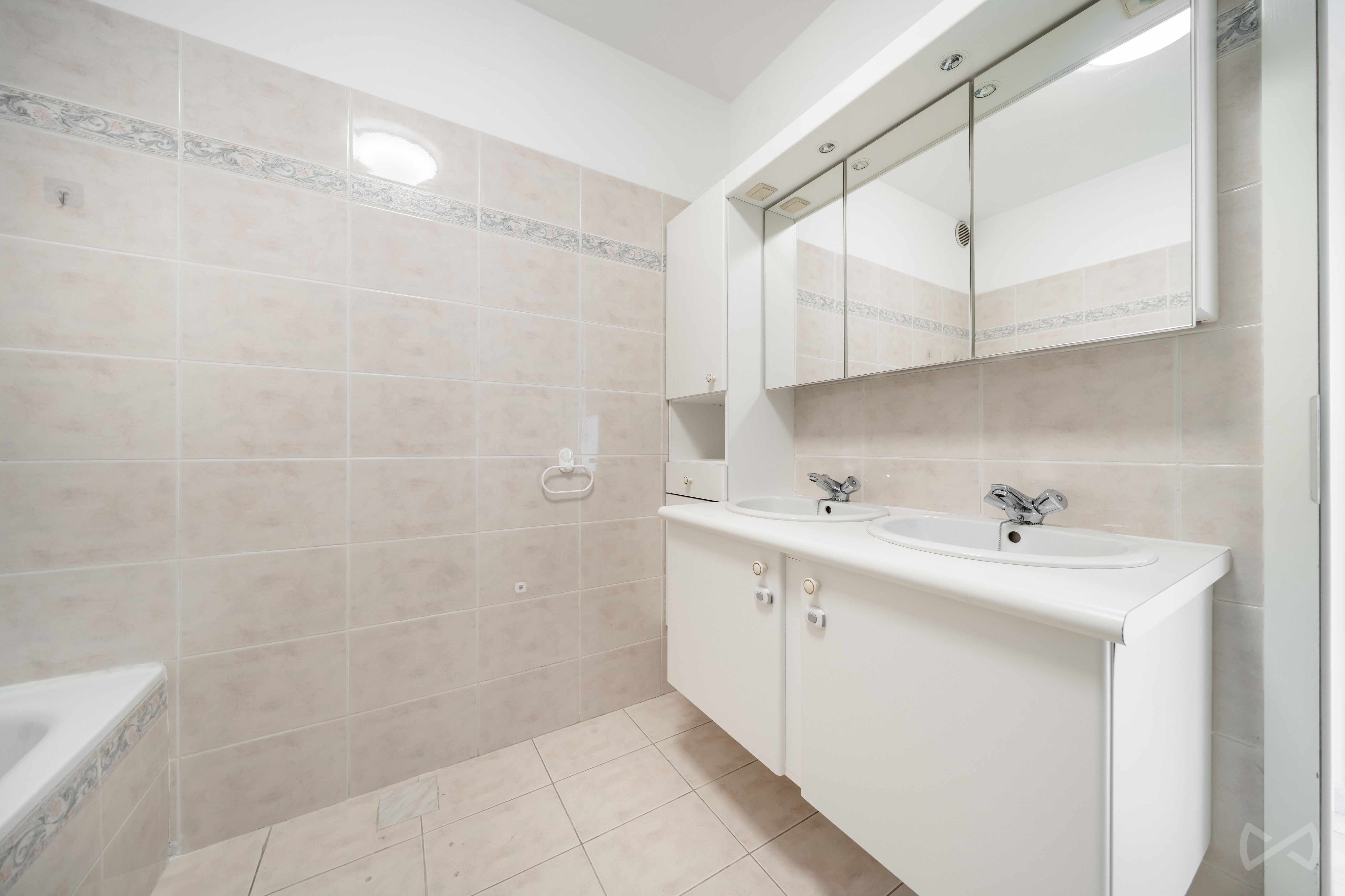Picture 1 of 4 for Flat with two bedrooms in Molenbeek-saint-jean