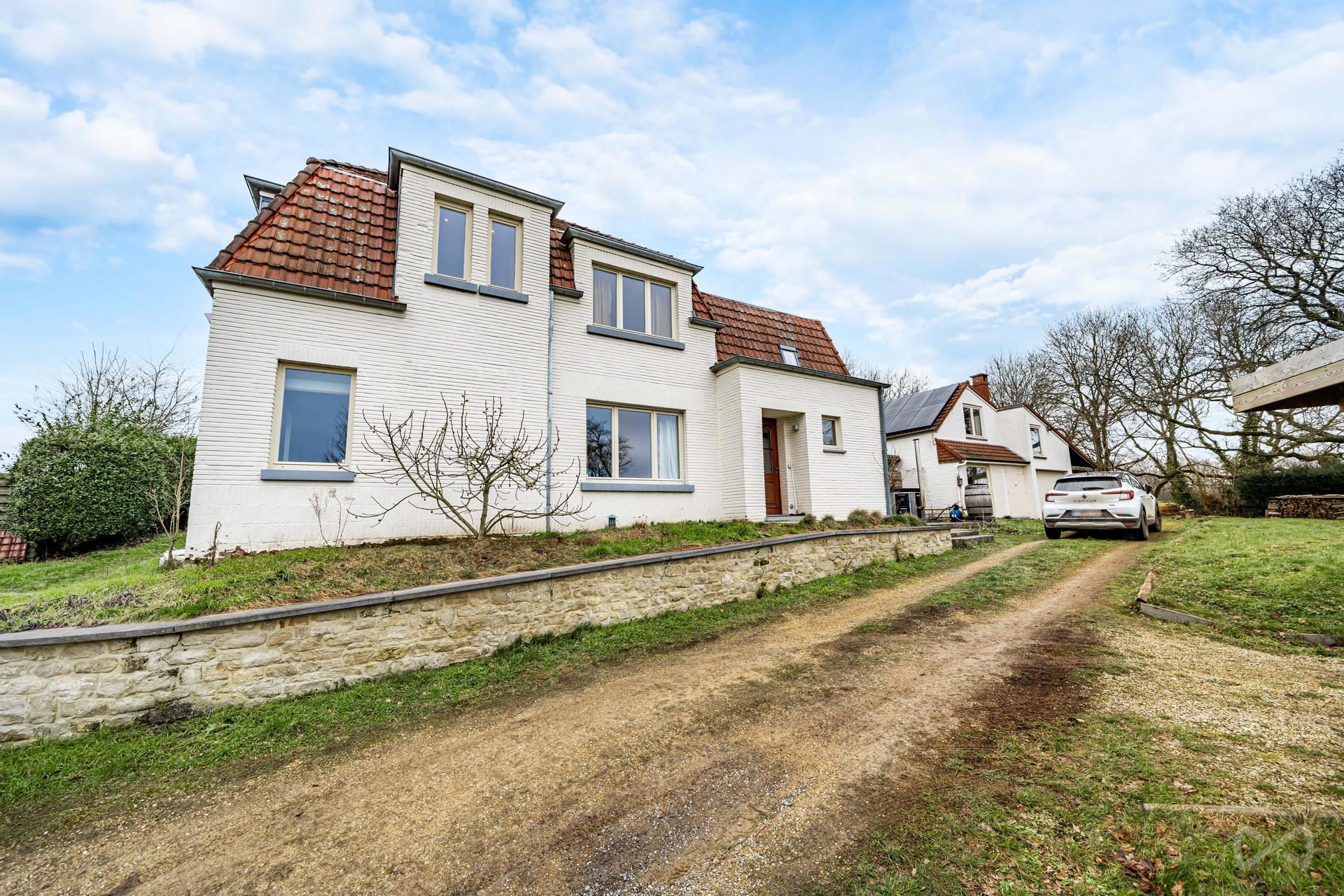 Picture 1 of 4 for House with six bedrooms in Genappe