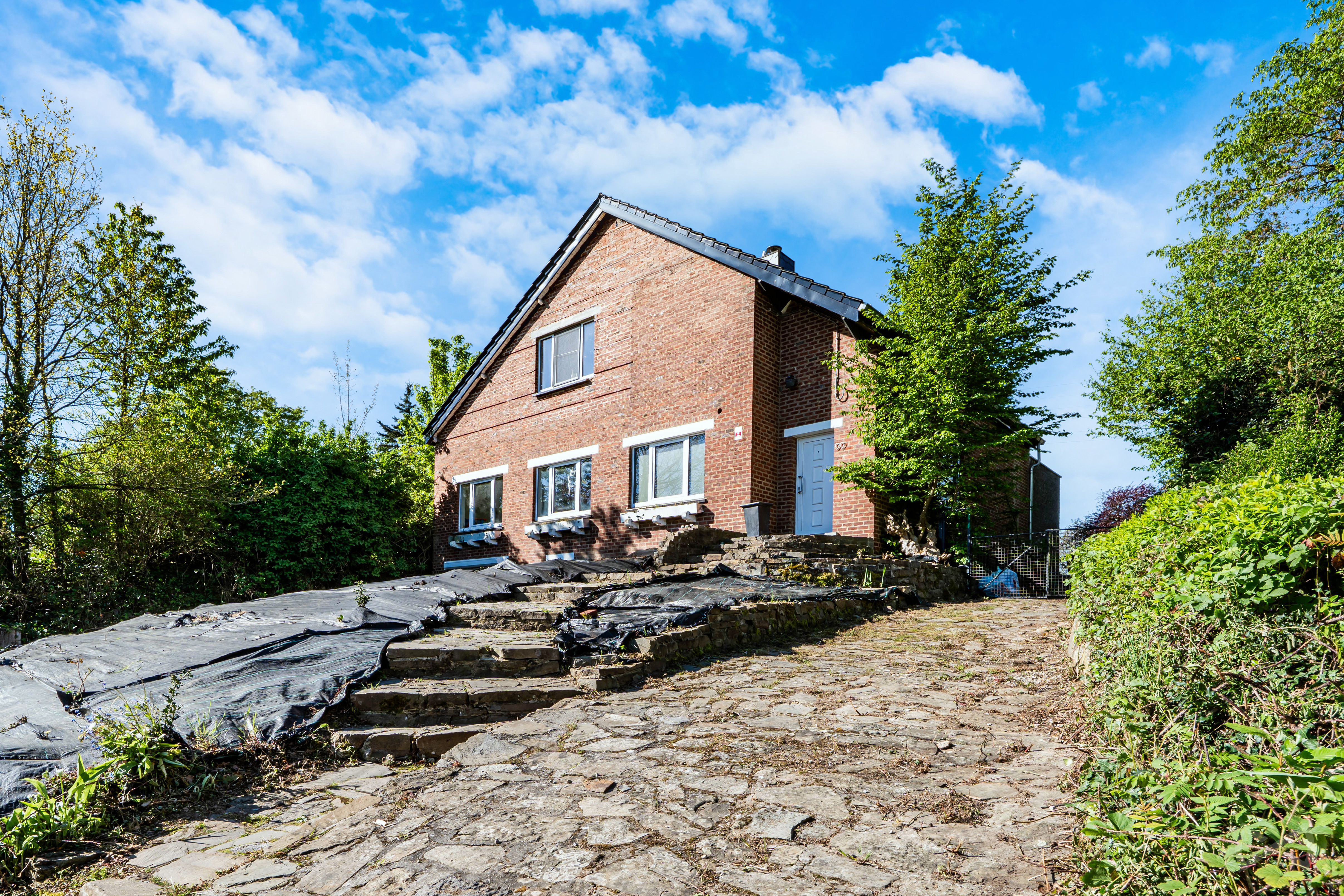 Photo 3 sur 4 pour Maison de cinq chambres à Montigny-le-Tilleul