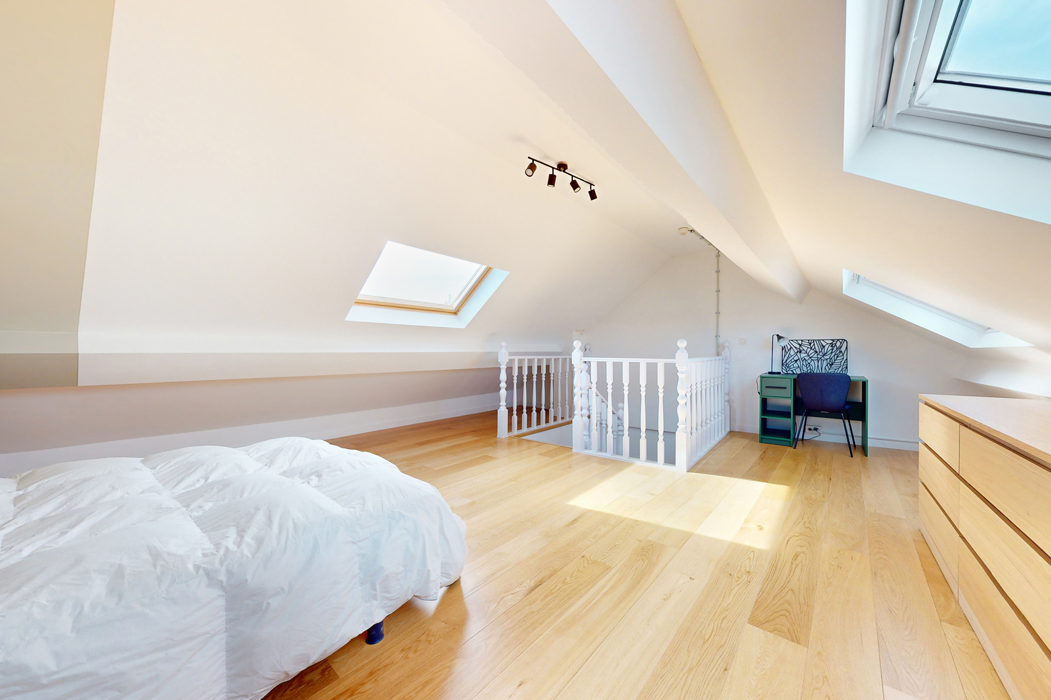 Picture 1 of 4 for Flat with five bedrooms in Schaerbeek