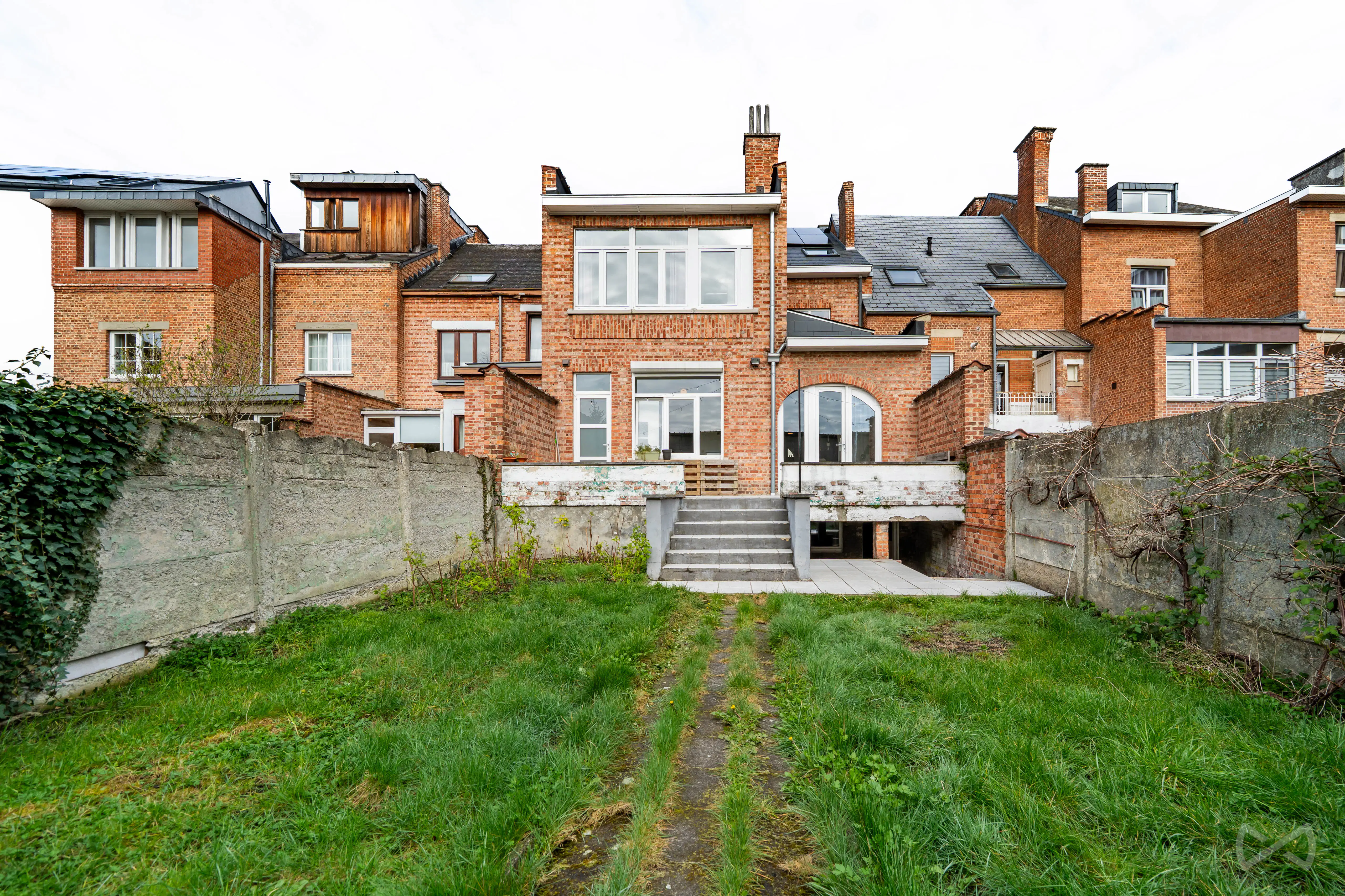 Photo 2 sur 4 pour Villa de six chambres à Jambes