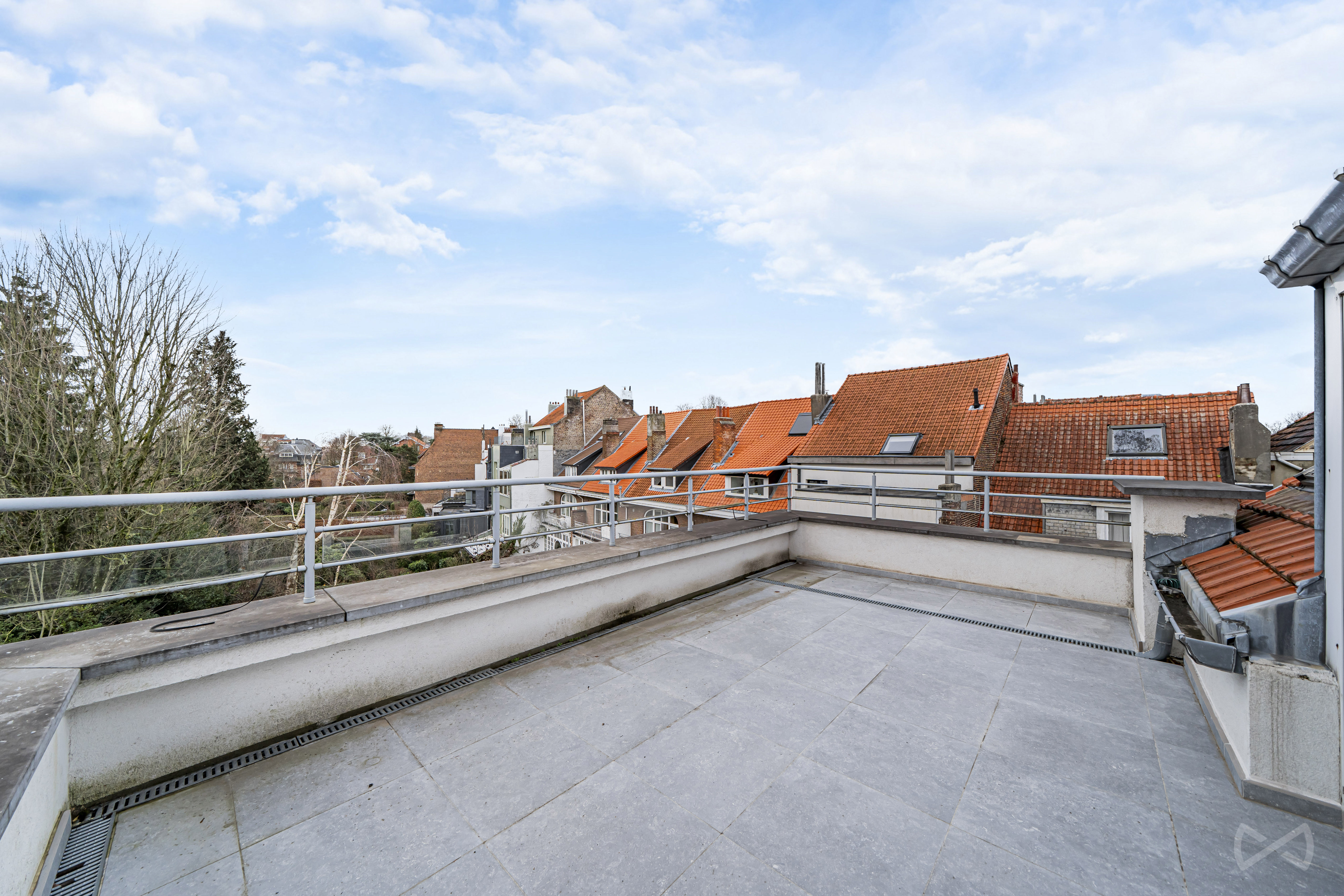 Picture 2 of 4 for Apartment block with four bedrooms in Uccle