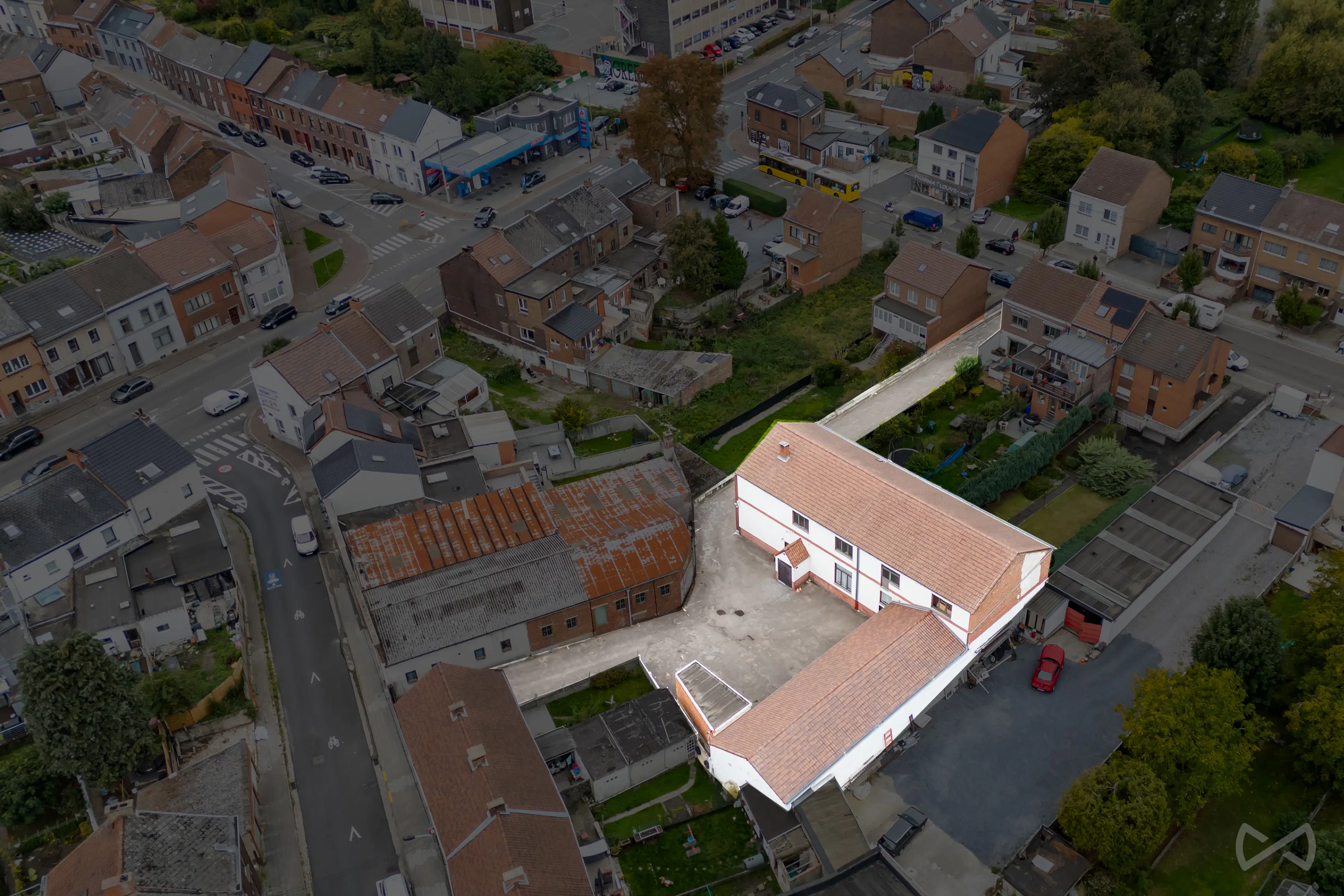 Foto 4 van 4 van Gebouw voor gemengd gebruik in La Louvière