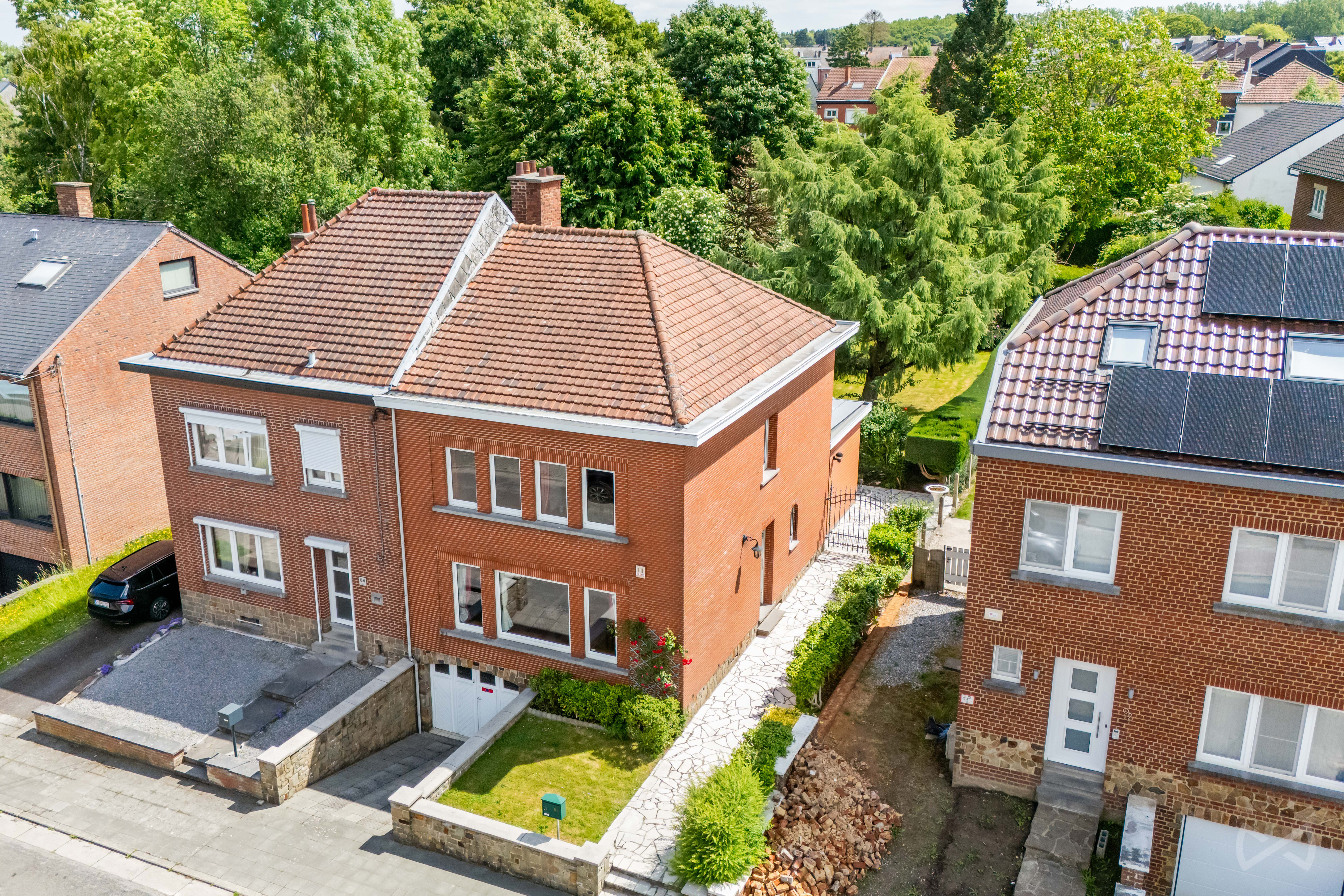 Photo 2 sur 3 pour Maison de trois chambres à Mont-sur-marchienne