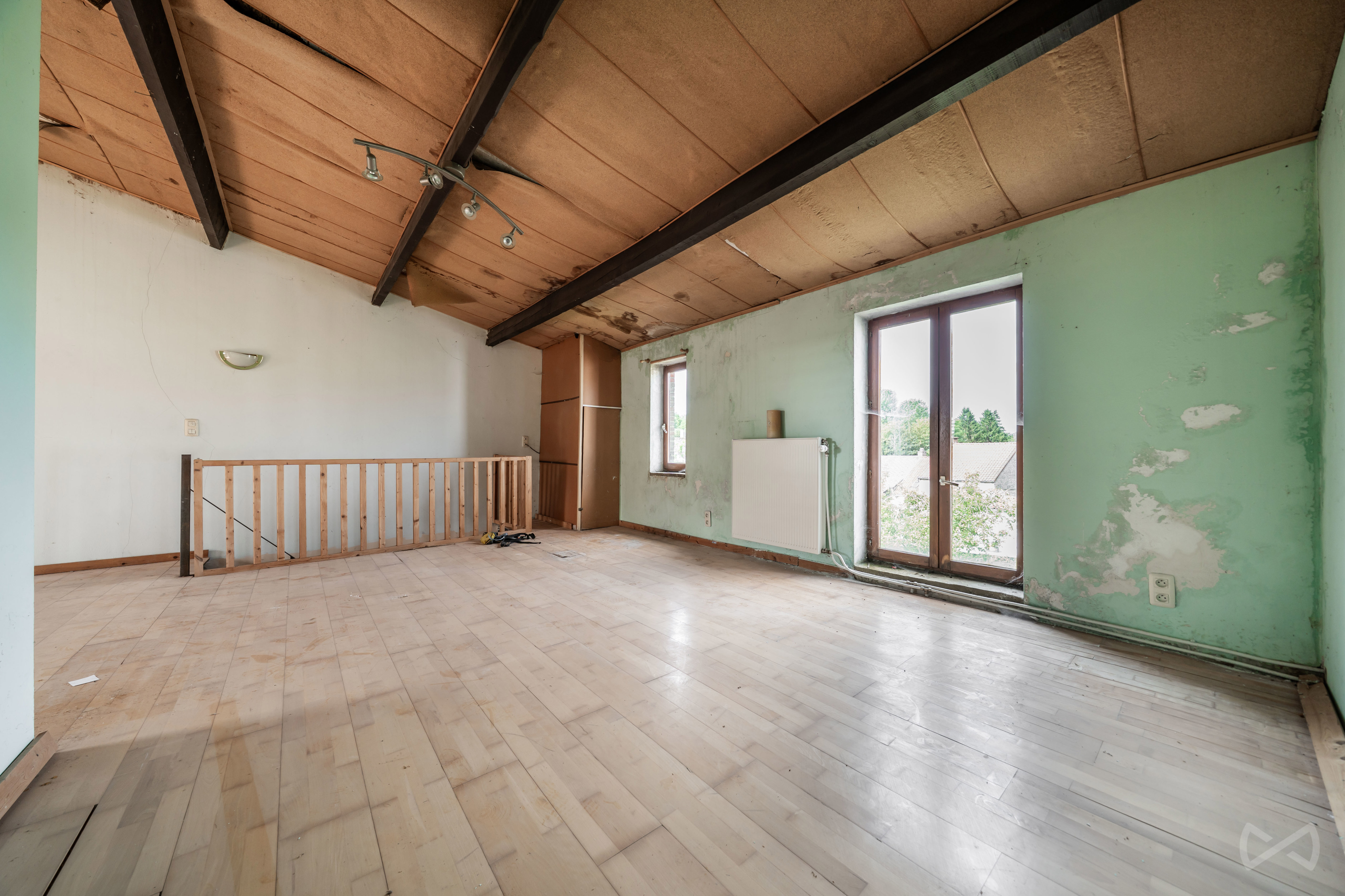 Foto 1 van 4 van Gebouw voor gemengd gebruik met vier slaapkamers in Morialmé