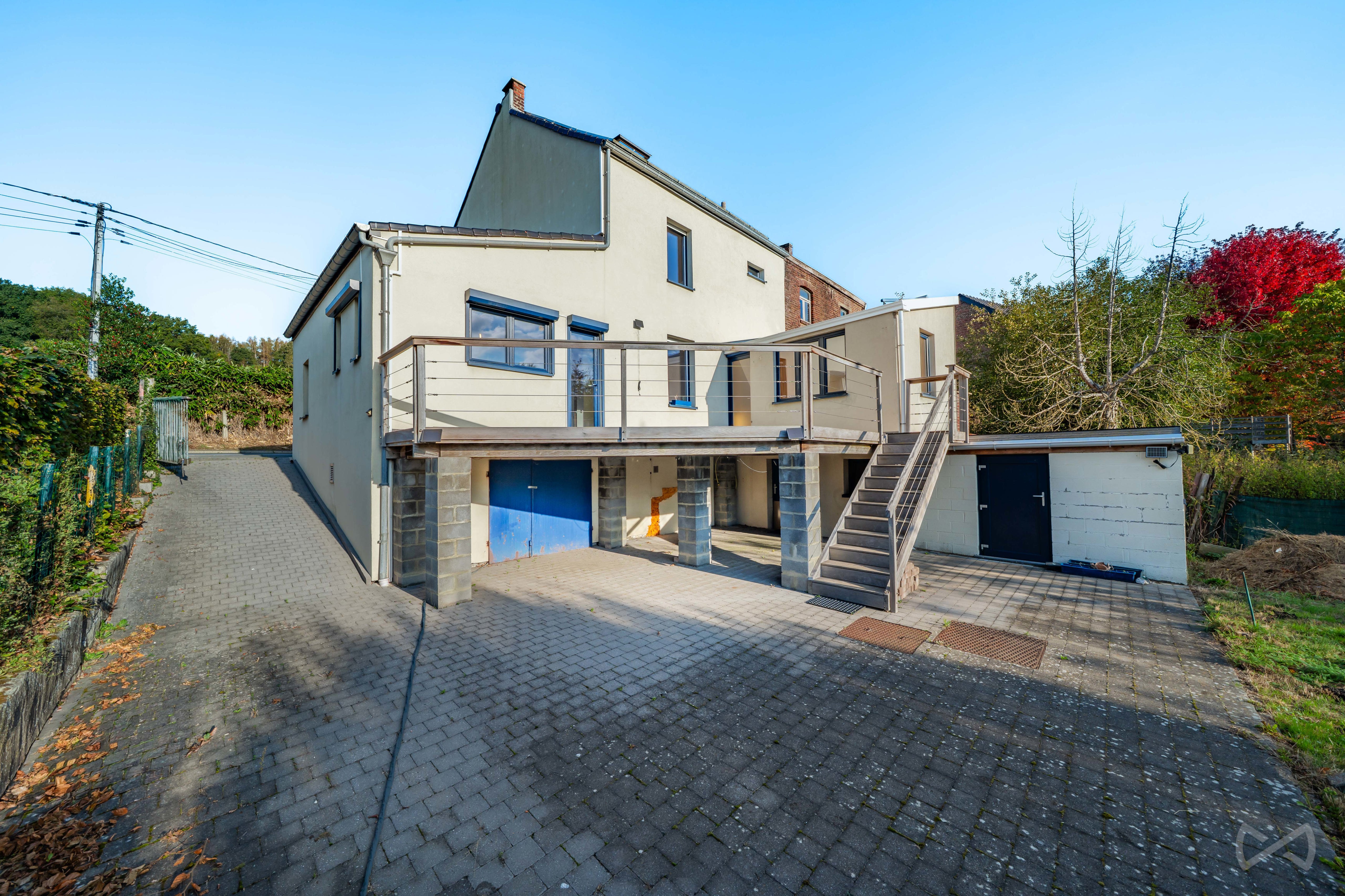 Picture 3 of 3 for House with five bedrooms in Court-saint-Étienne
