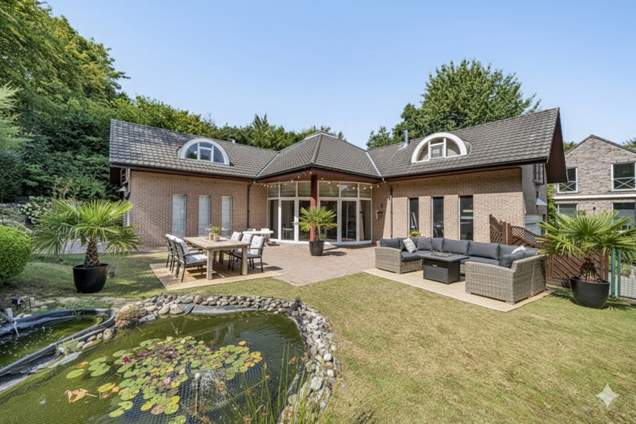 Picture 1 of 4 for Villa with four bedrooms in Jette