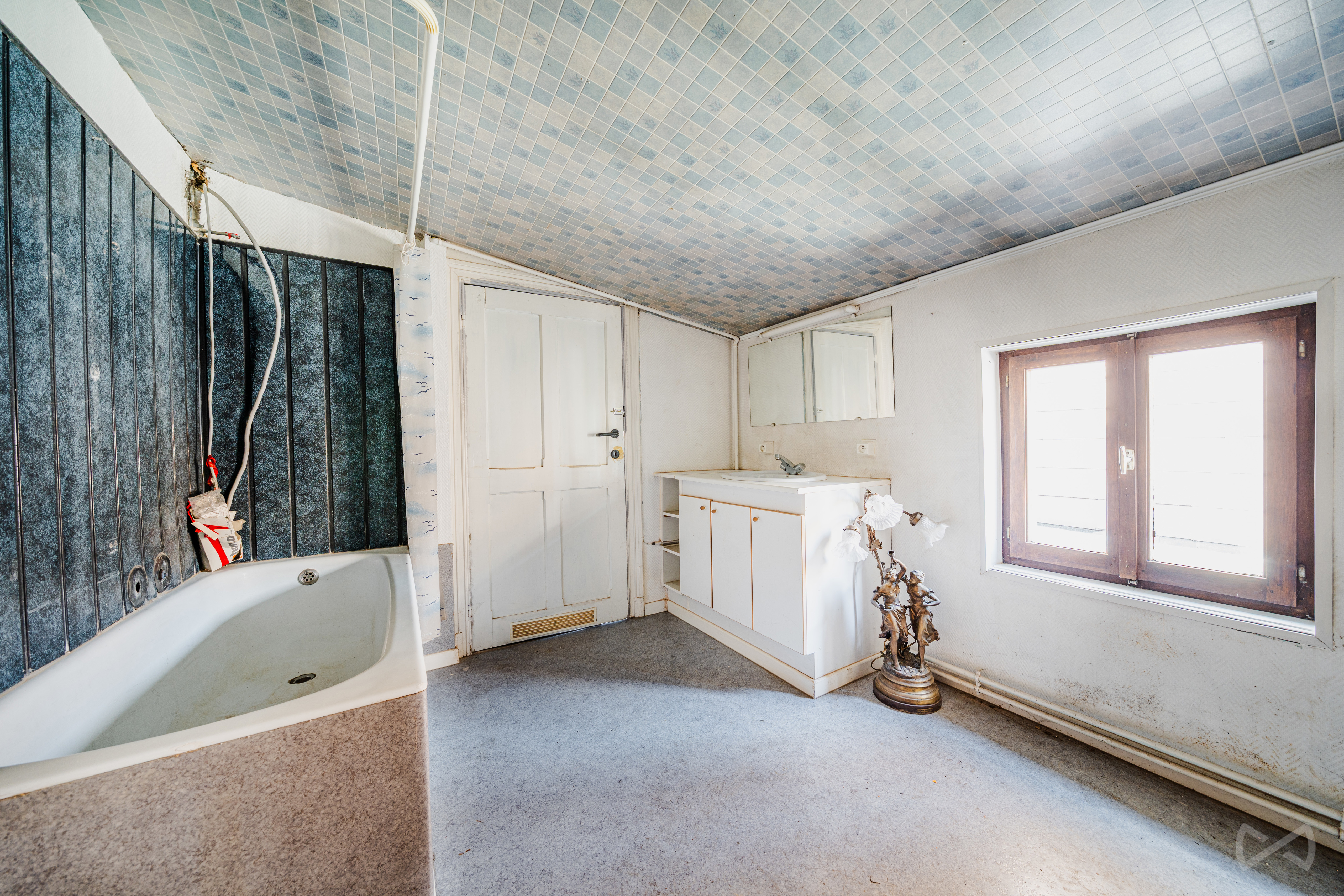 Photo 4 sur 4 pour Immeuble mixte de quatre chambres à Esneux