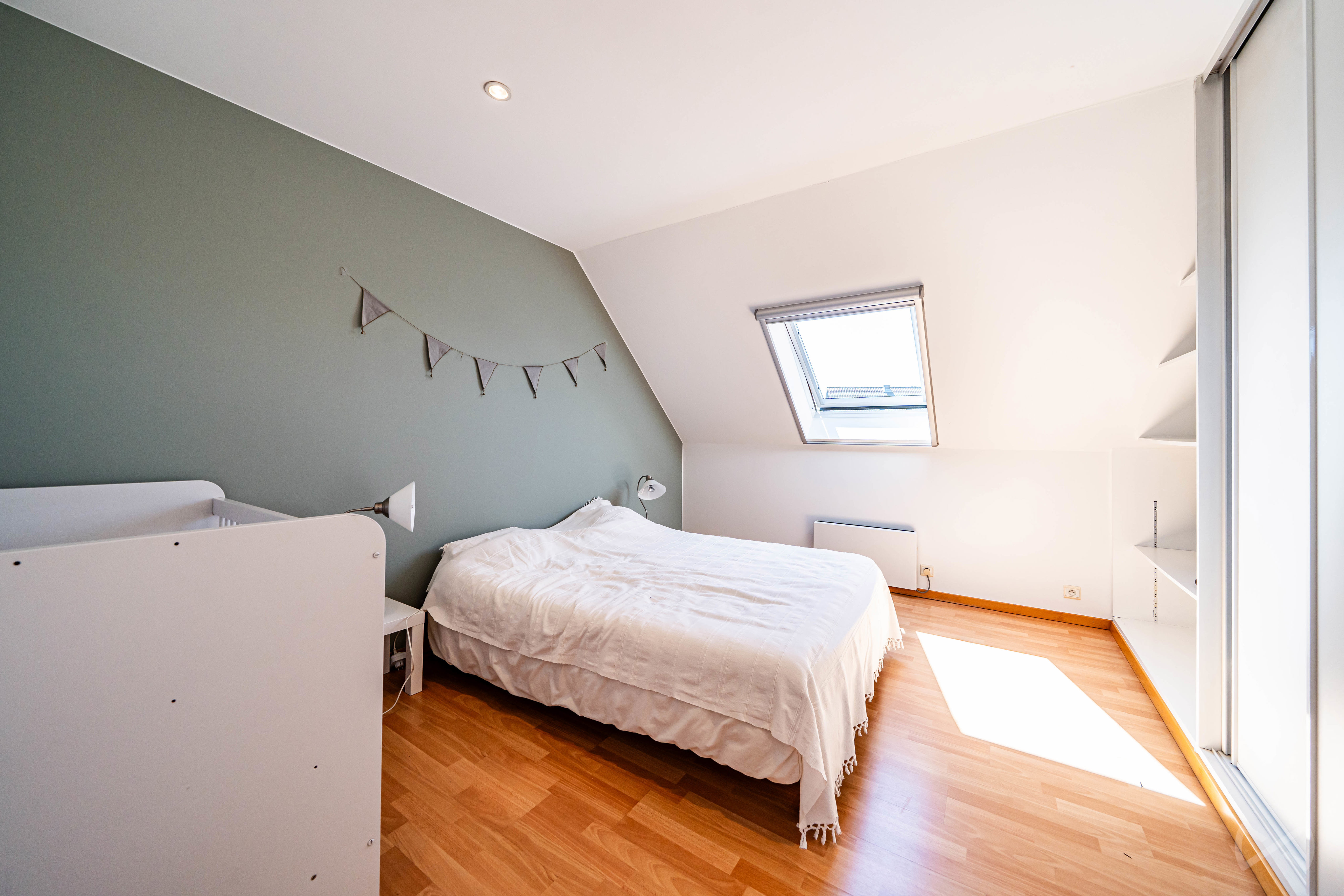 Picture 1 of 4 for Exceptional house with five bedrooms in Spy