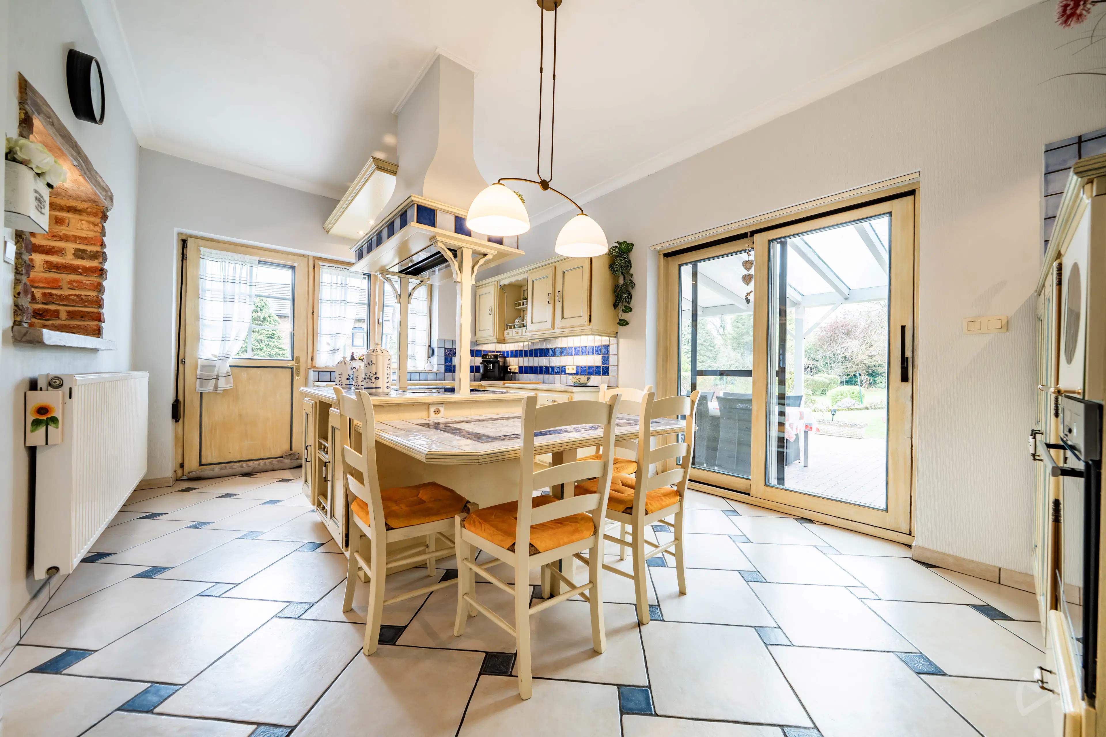 Picture 1 of 4 for Villa with four bedrooms in Marcinelle