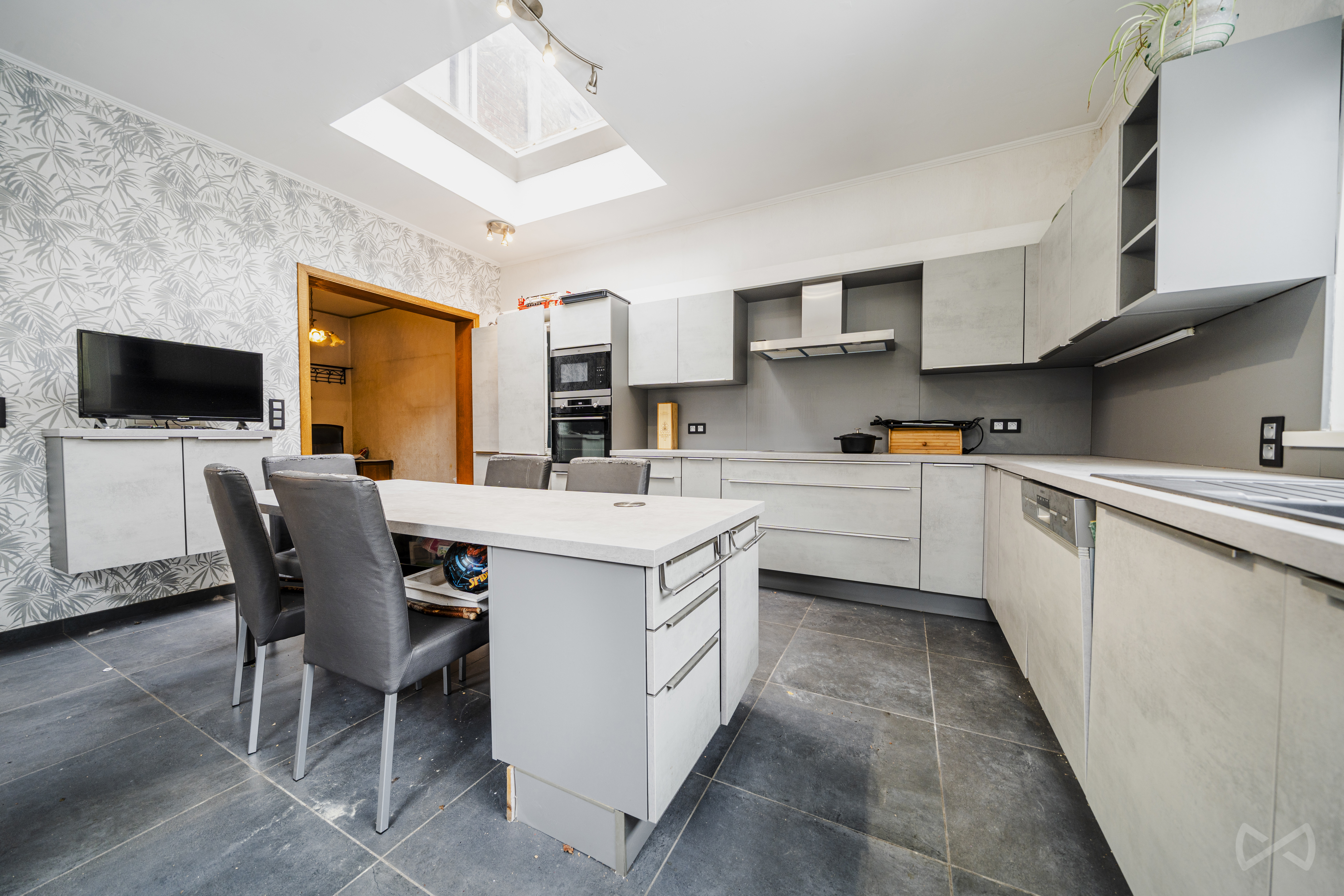Picture 1 of 4 for House with four bedrooms in Mont-sur-marchienne