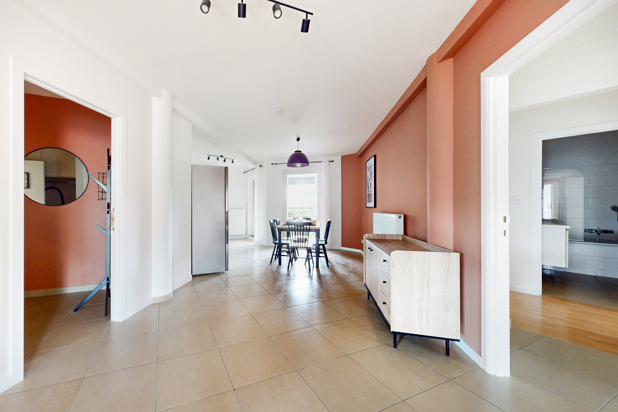 Picture 2 of 4 for Flat with five bedrooms in Uccle