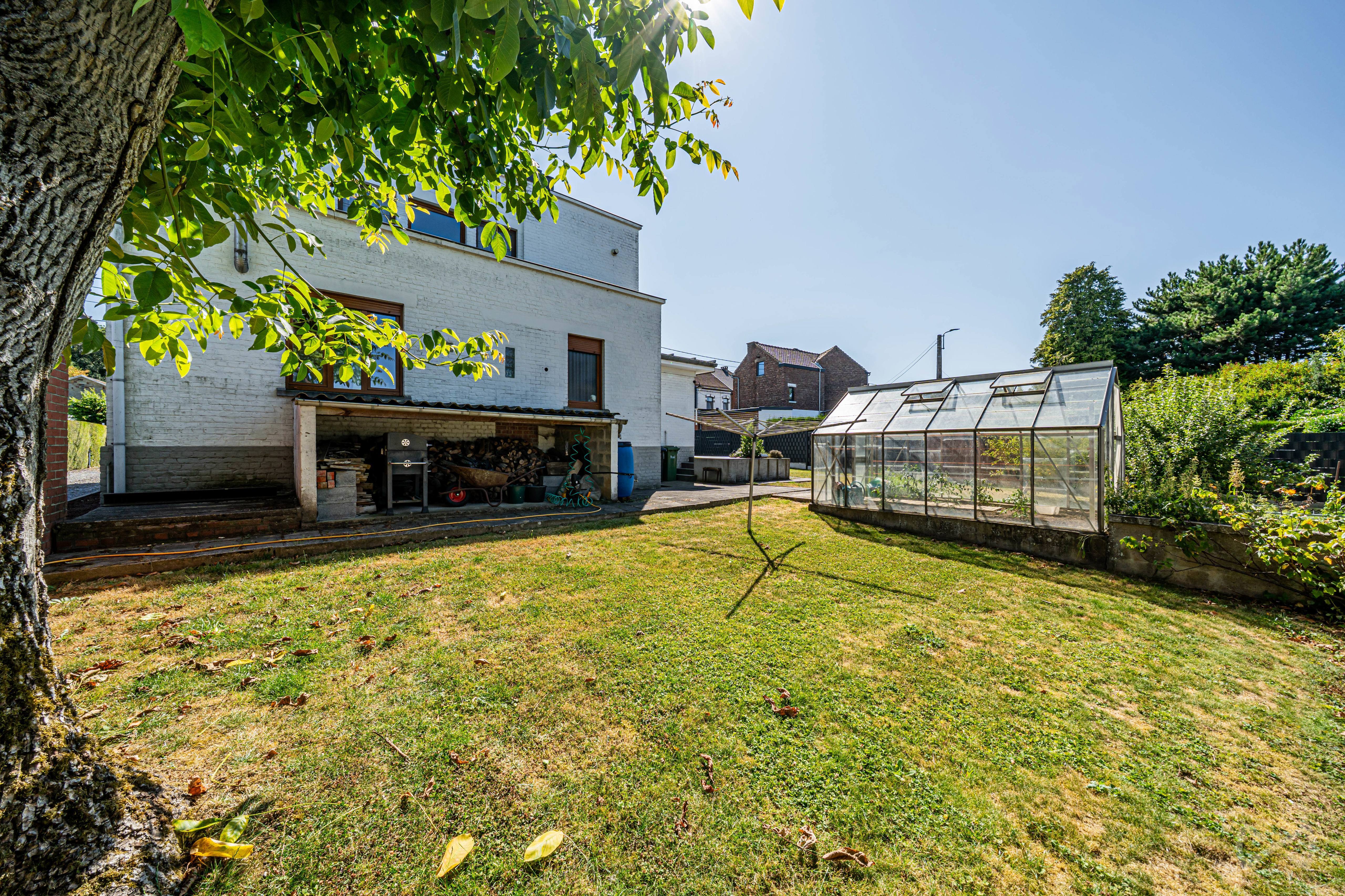 Photo 2 sur 4 pour Maison de cinq chambres à Montigny-le-Tilleul