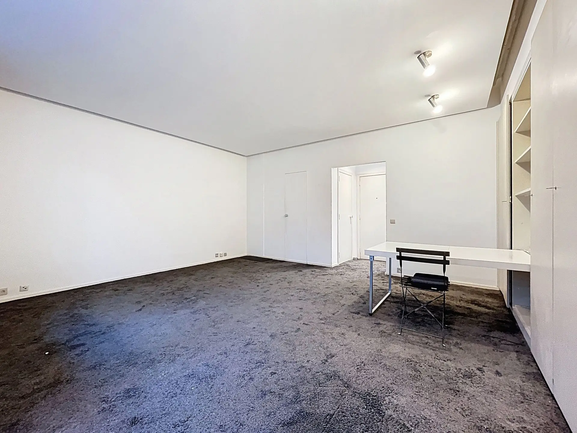 Picture 1 of 4 for Studio in Uccle